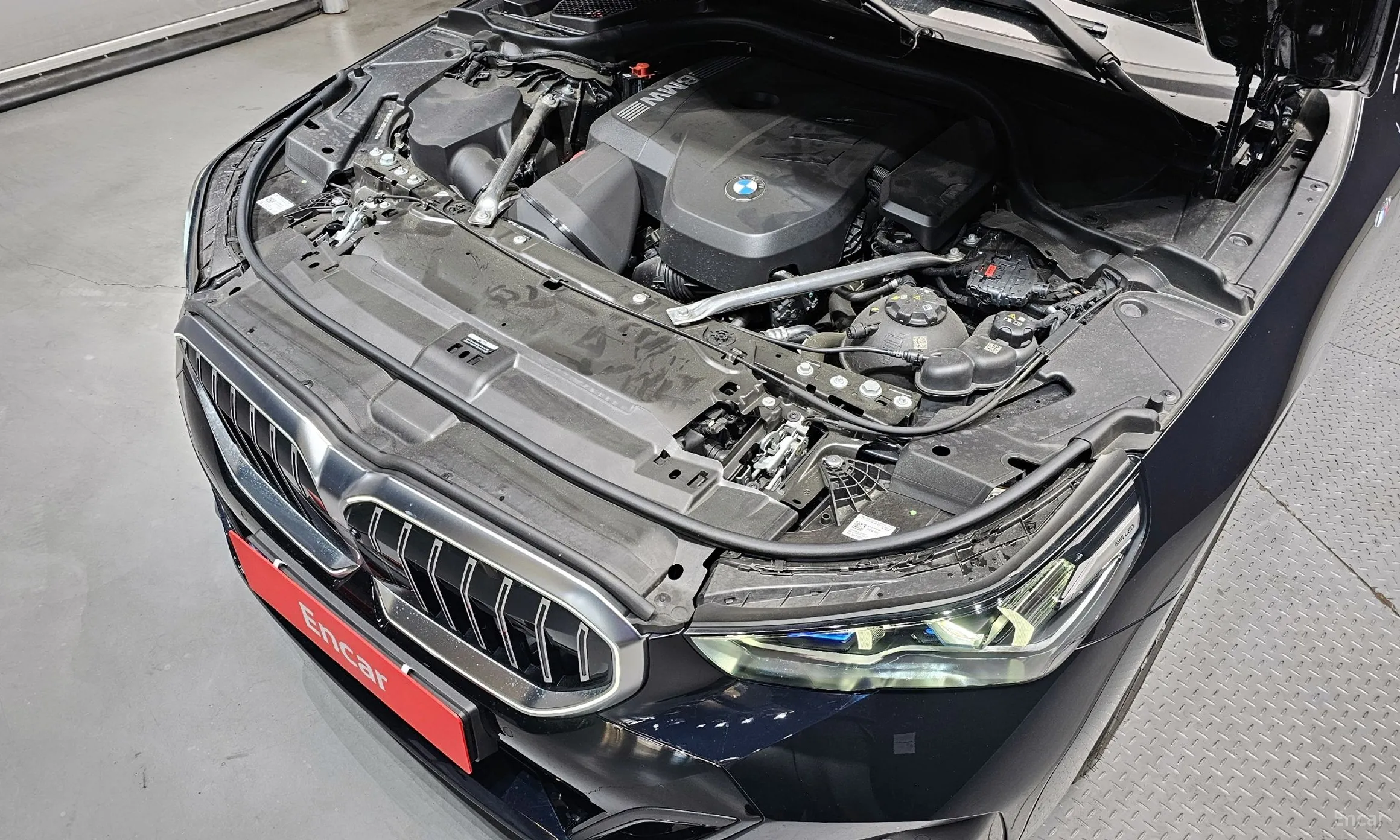 BMW 5 Series (G60) превью 6