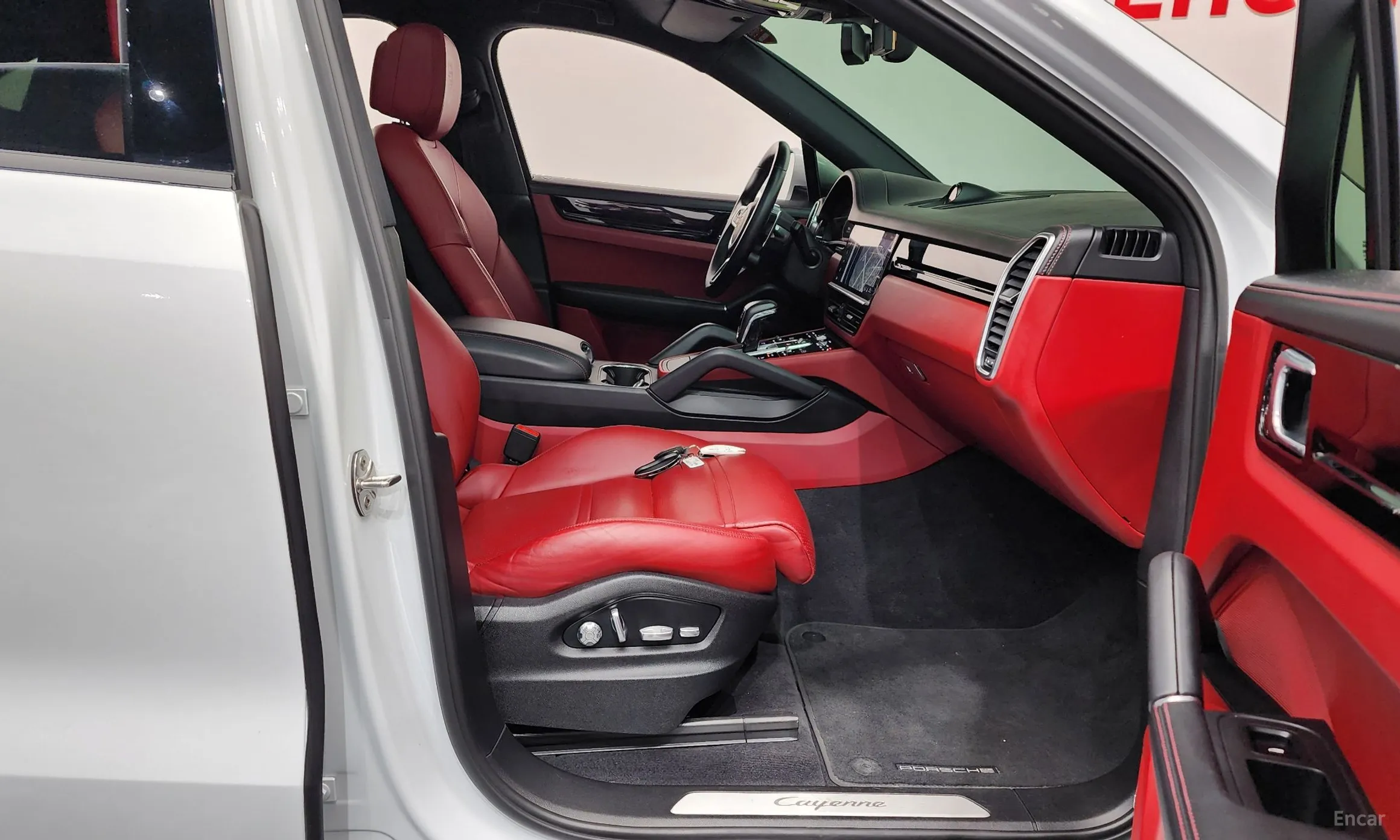 Porsche Cayenne (PO536) превью 11