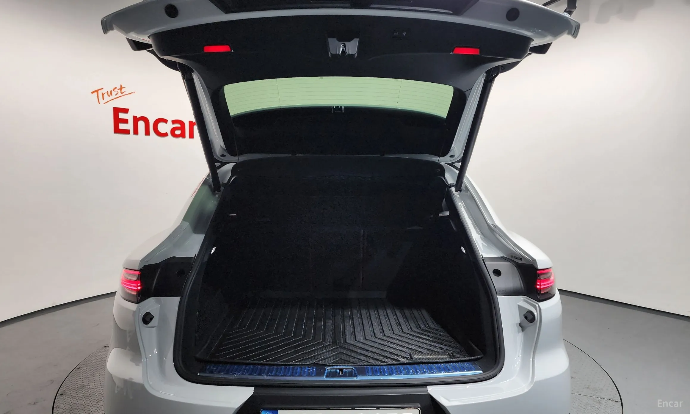 Porsche Cayenne (PO536) превью 20
