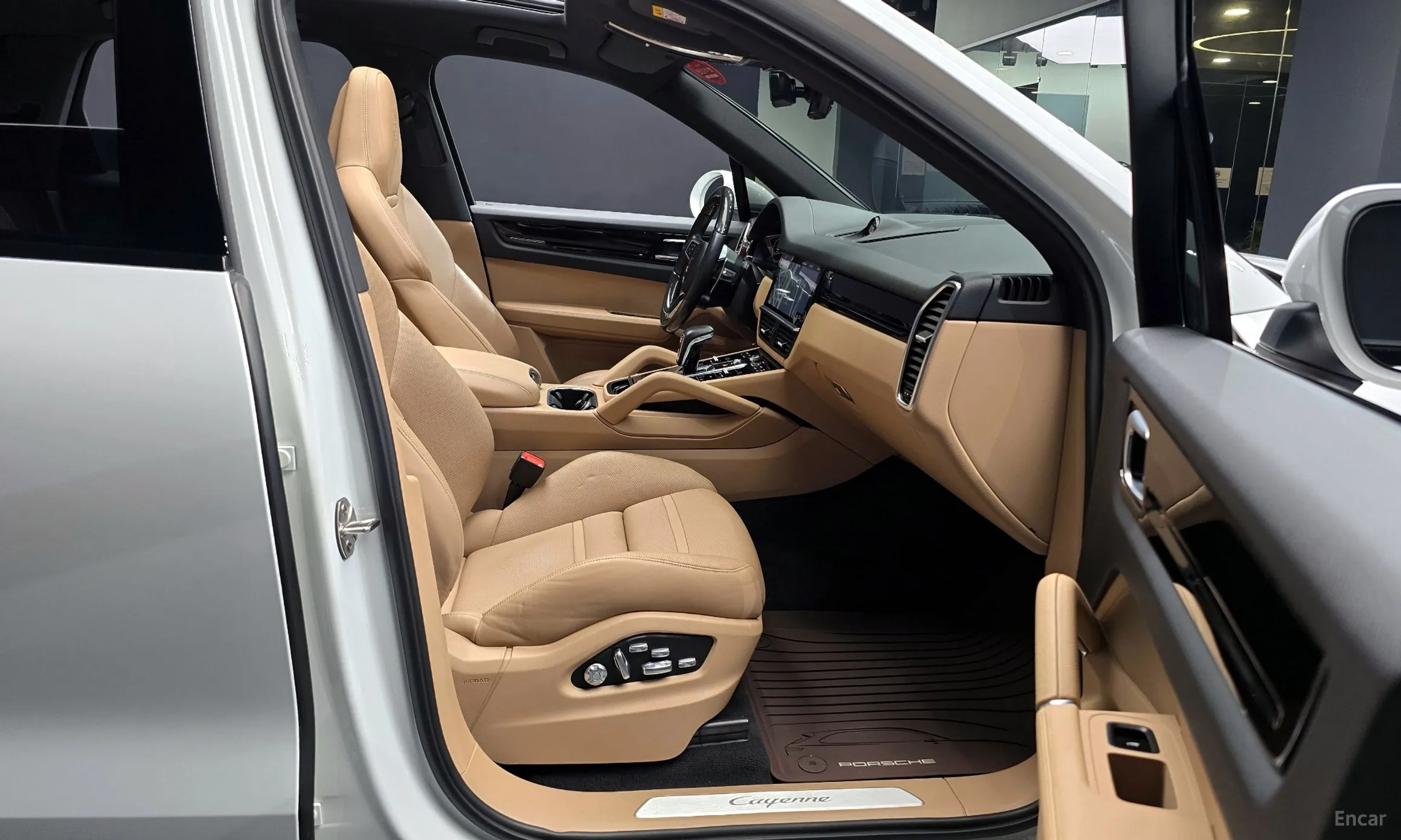 Porsche Cayenne (PO536) превью 10
