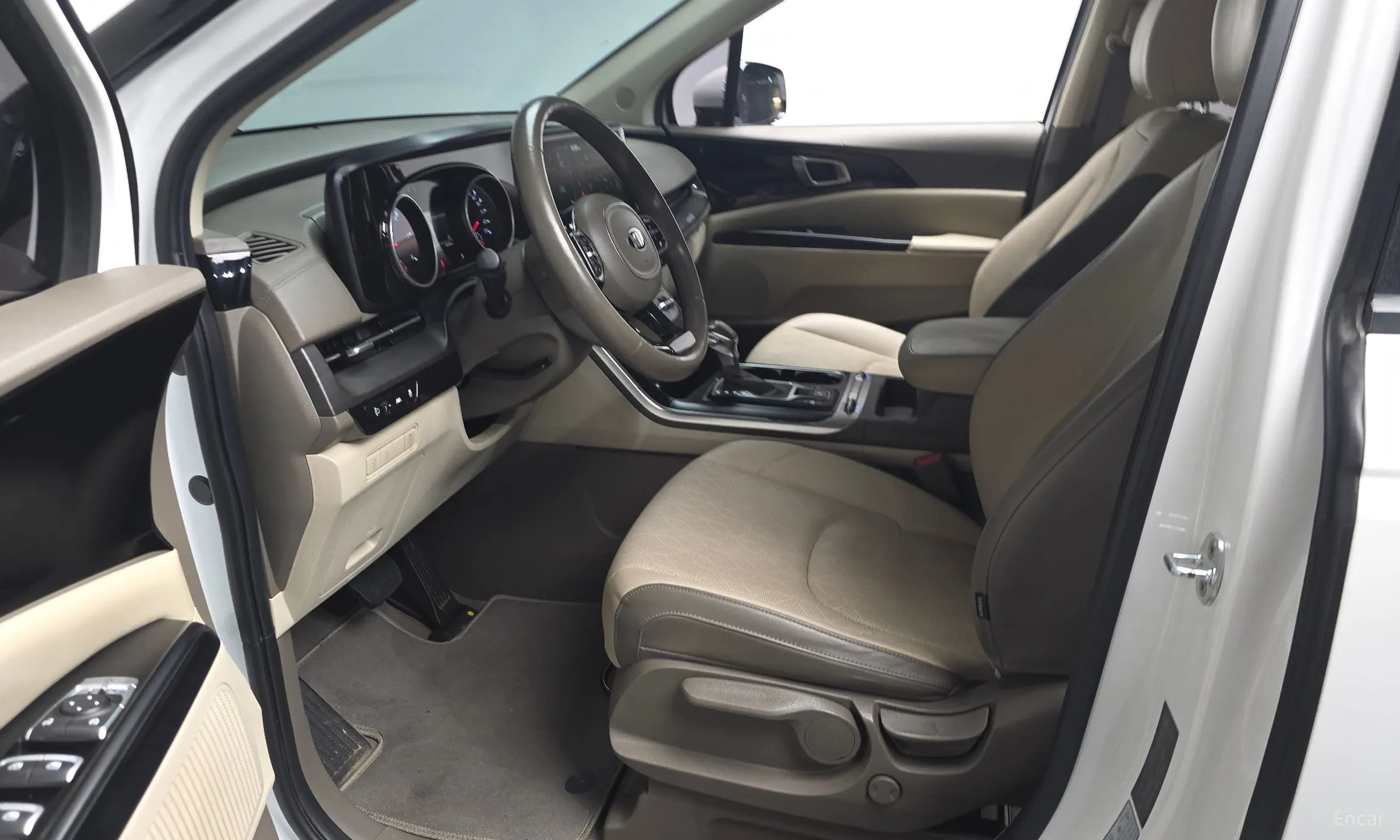 Kia Carnival Gen 4 превью 11