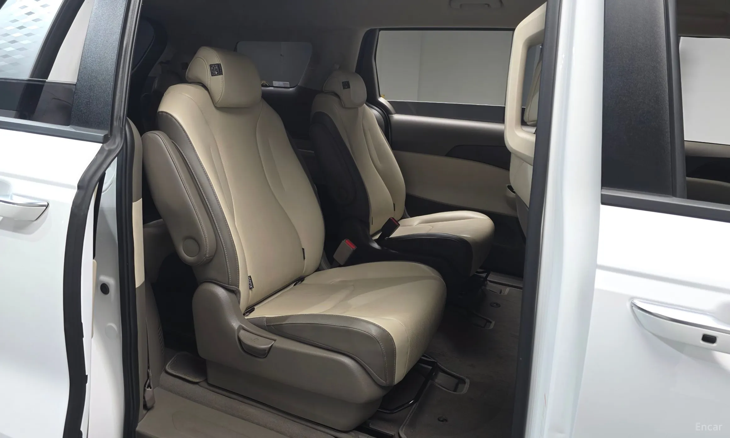 Kia Carnival Gen 4 превью 12