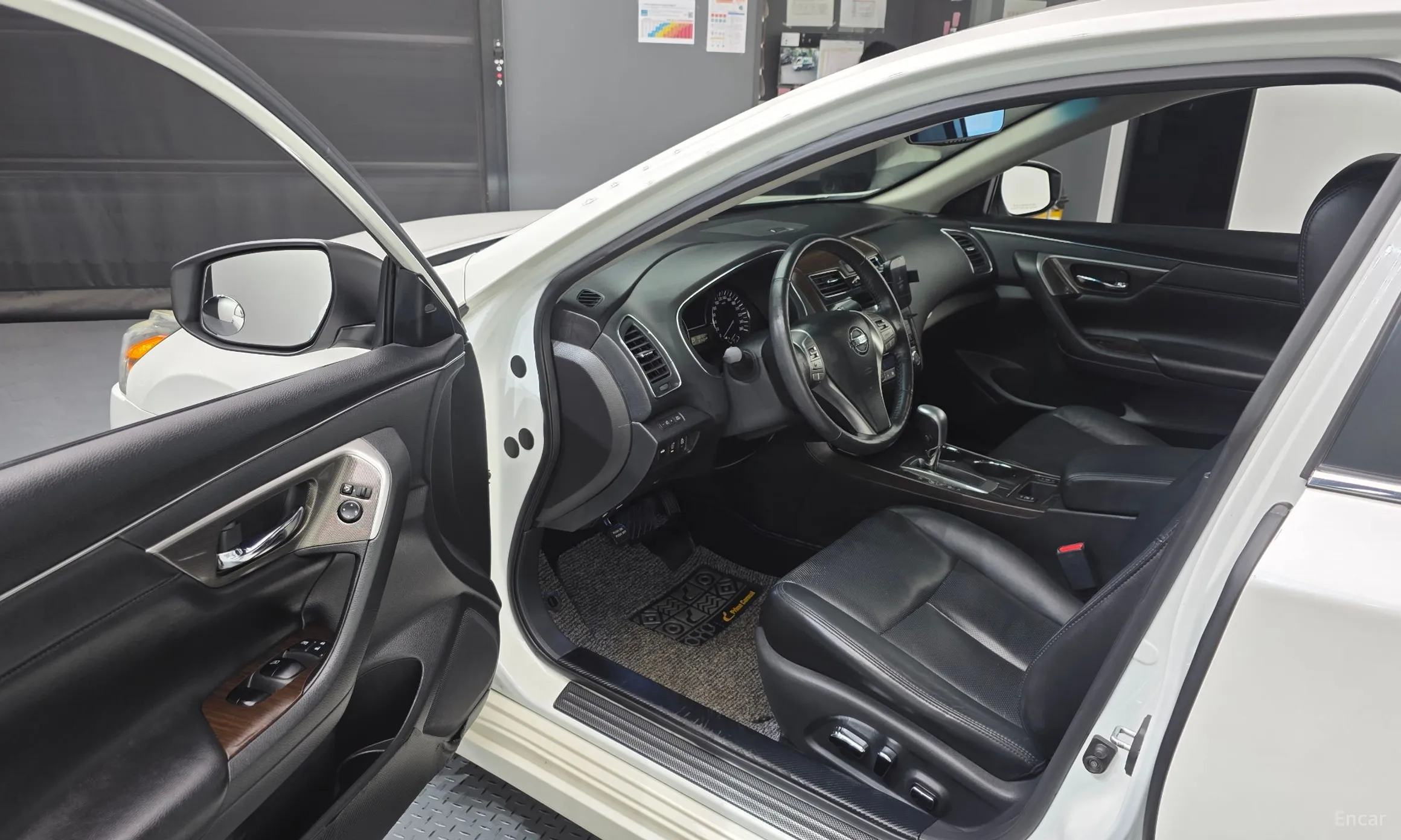 Nissan Altima превью 10