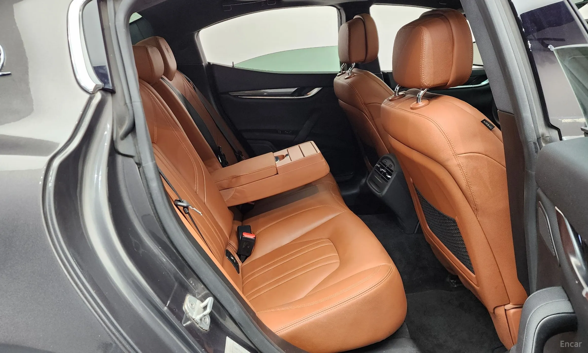 Maserati Ghibli превью 12