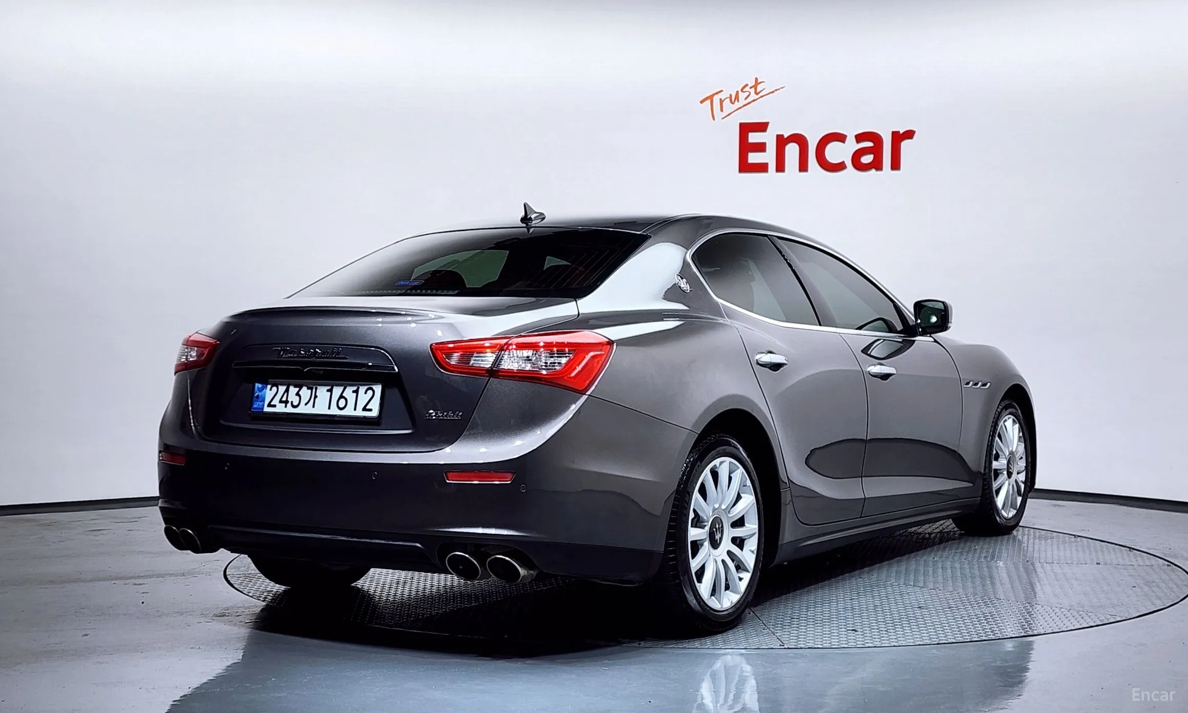 Maserati Ghibli превью 2