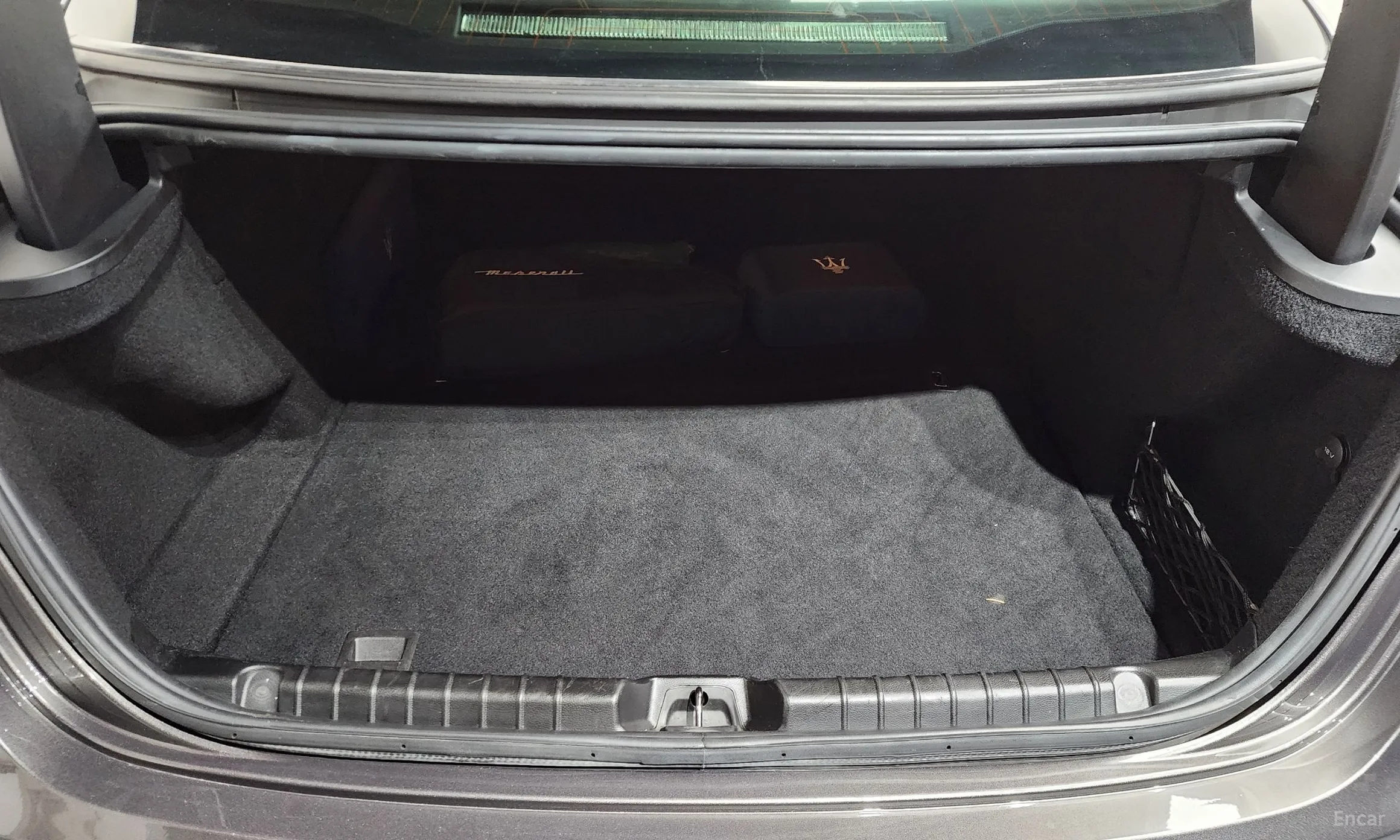 Maserati Ghibli превью 20