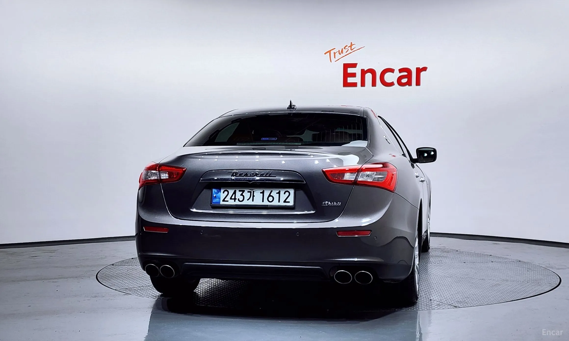 Maserati Ghibli превью 4