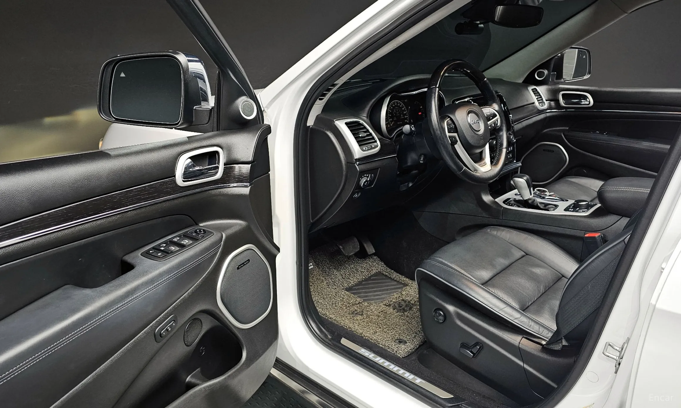 Jeep Grand Cherokee превью 11