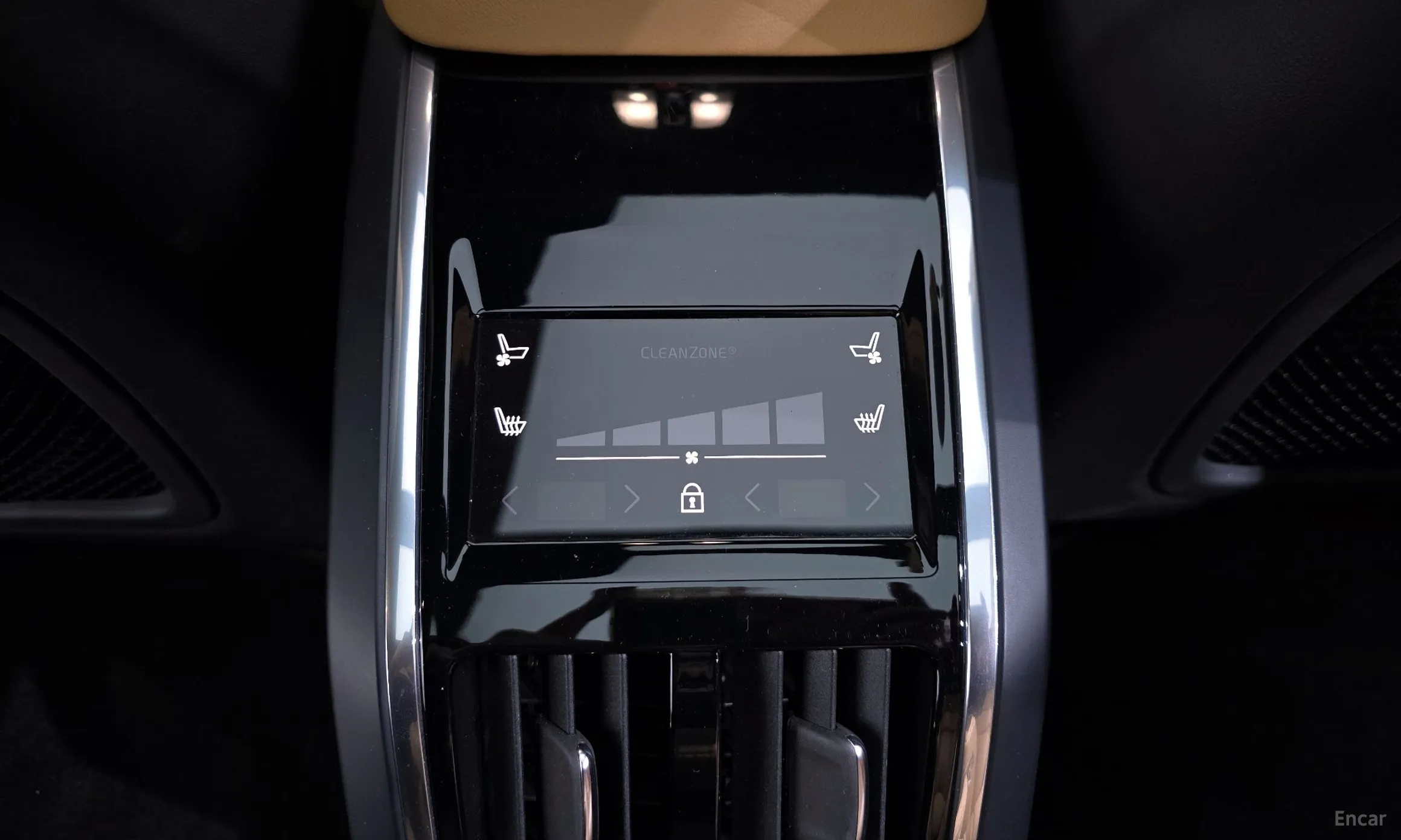 Volvo S90 превью 19