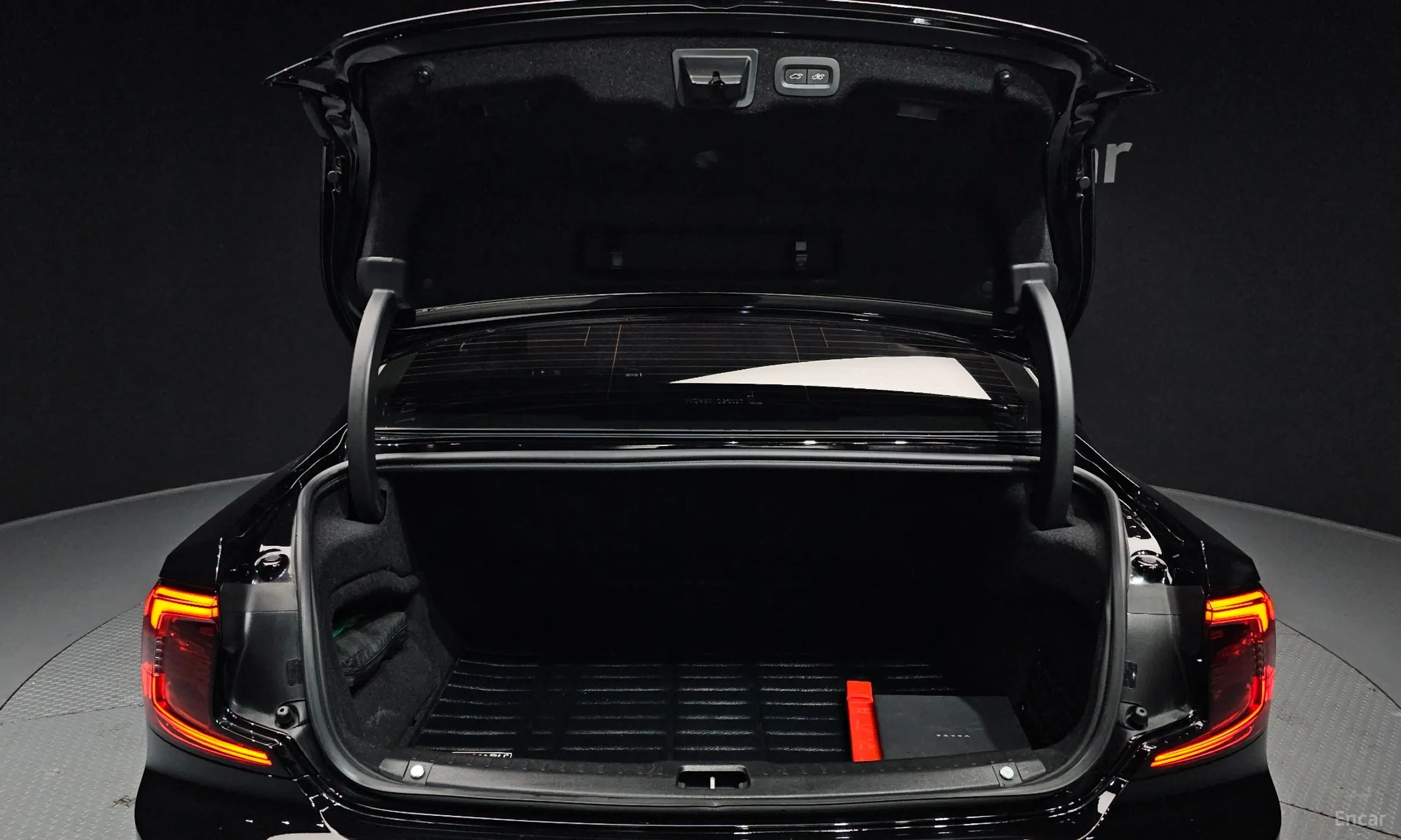 Volvo S90 превью 20