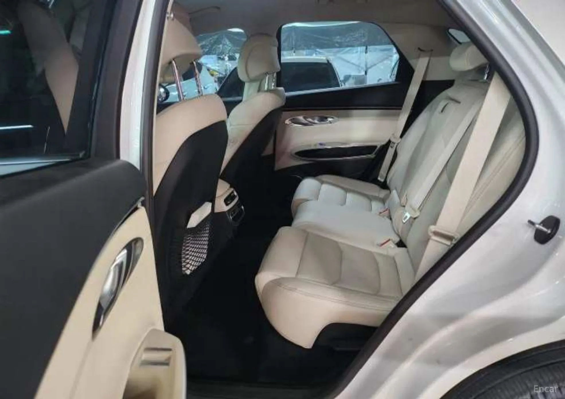 Genesis GV70 превью 10