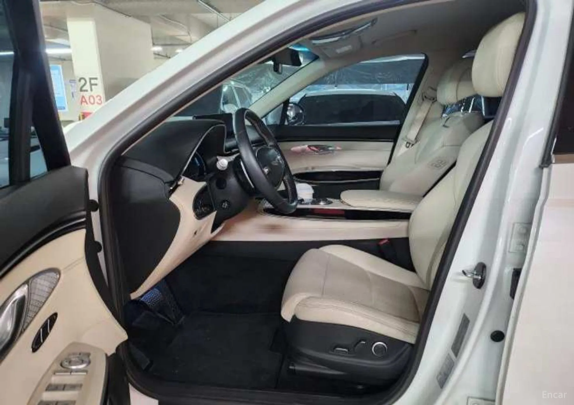 Genesis GV70 превью 4