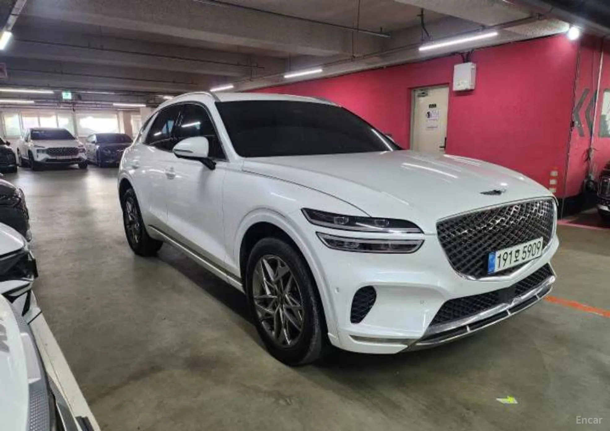 Genesis GV70 превью 8