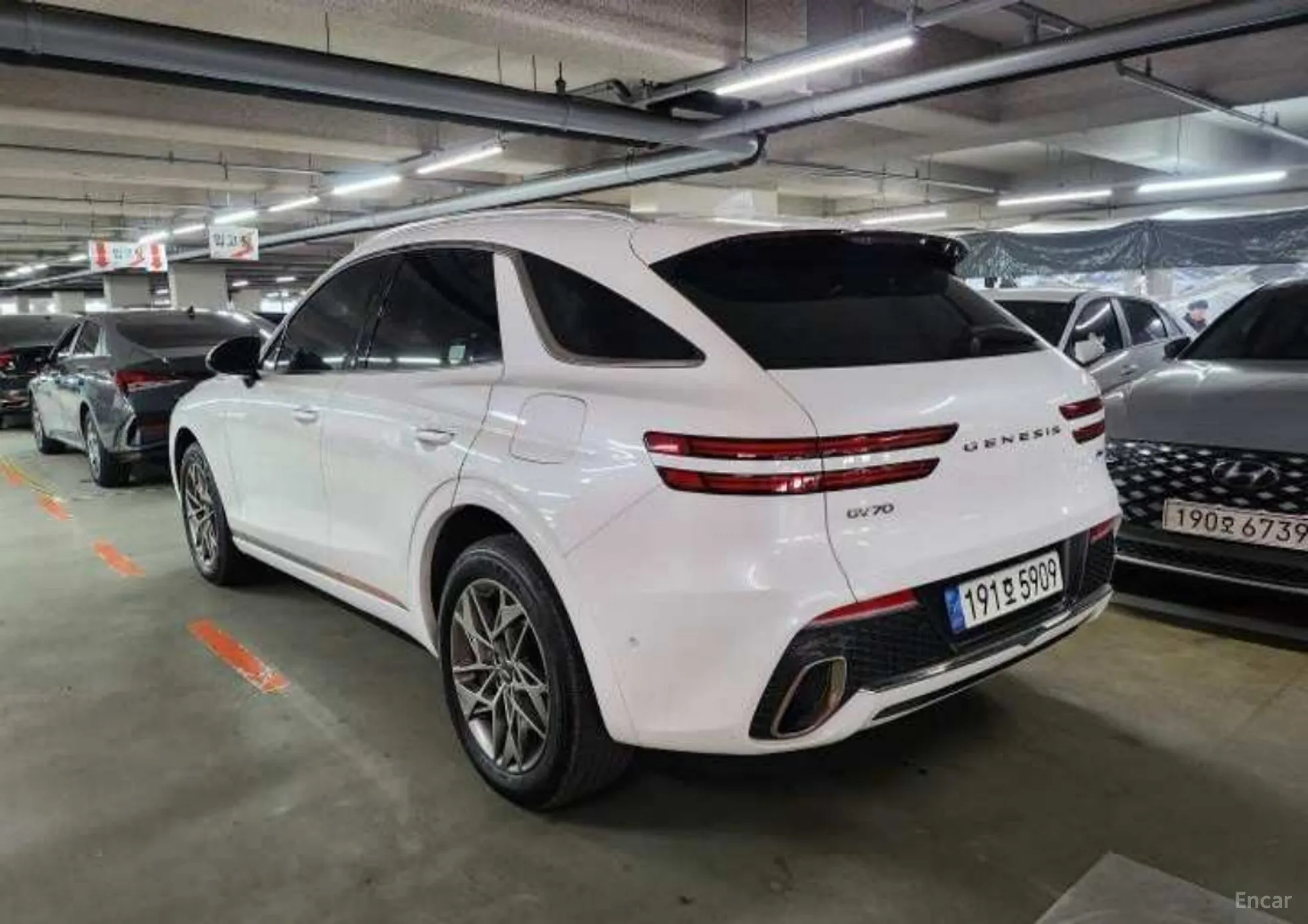 Genesis GV70 превью 9