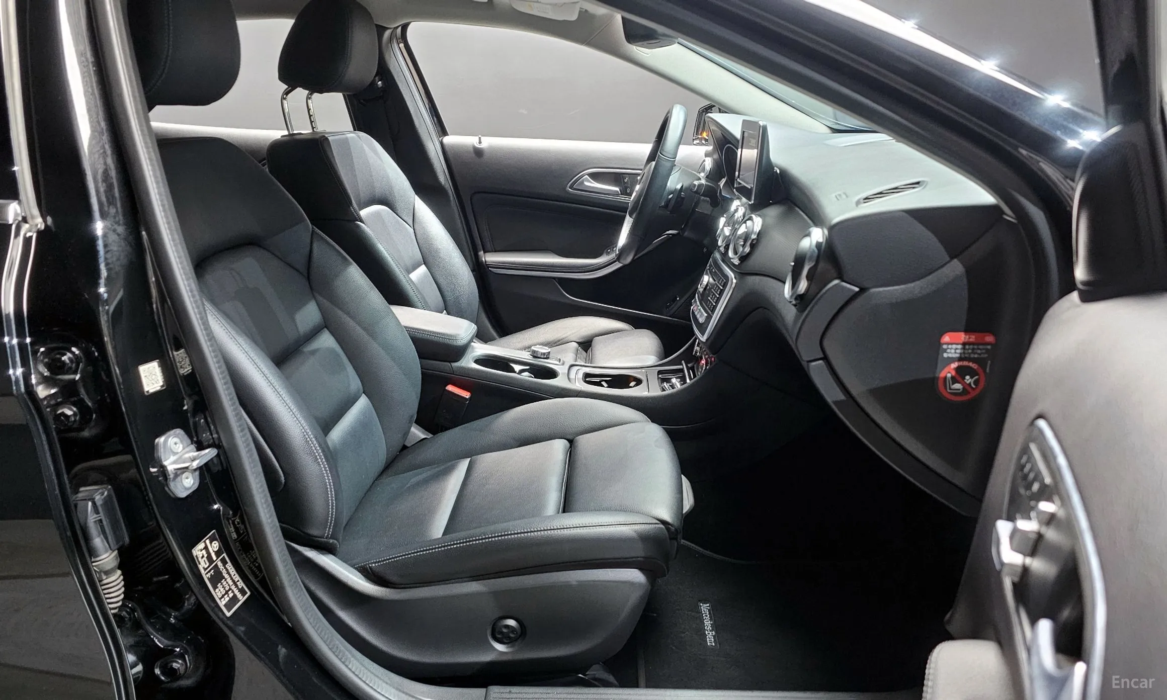 Mercedes Benz GLA-Class X156 превью 11