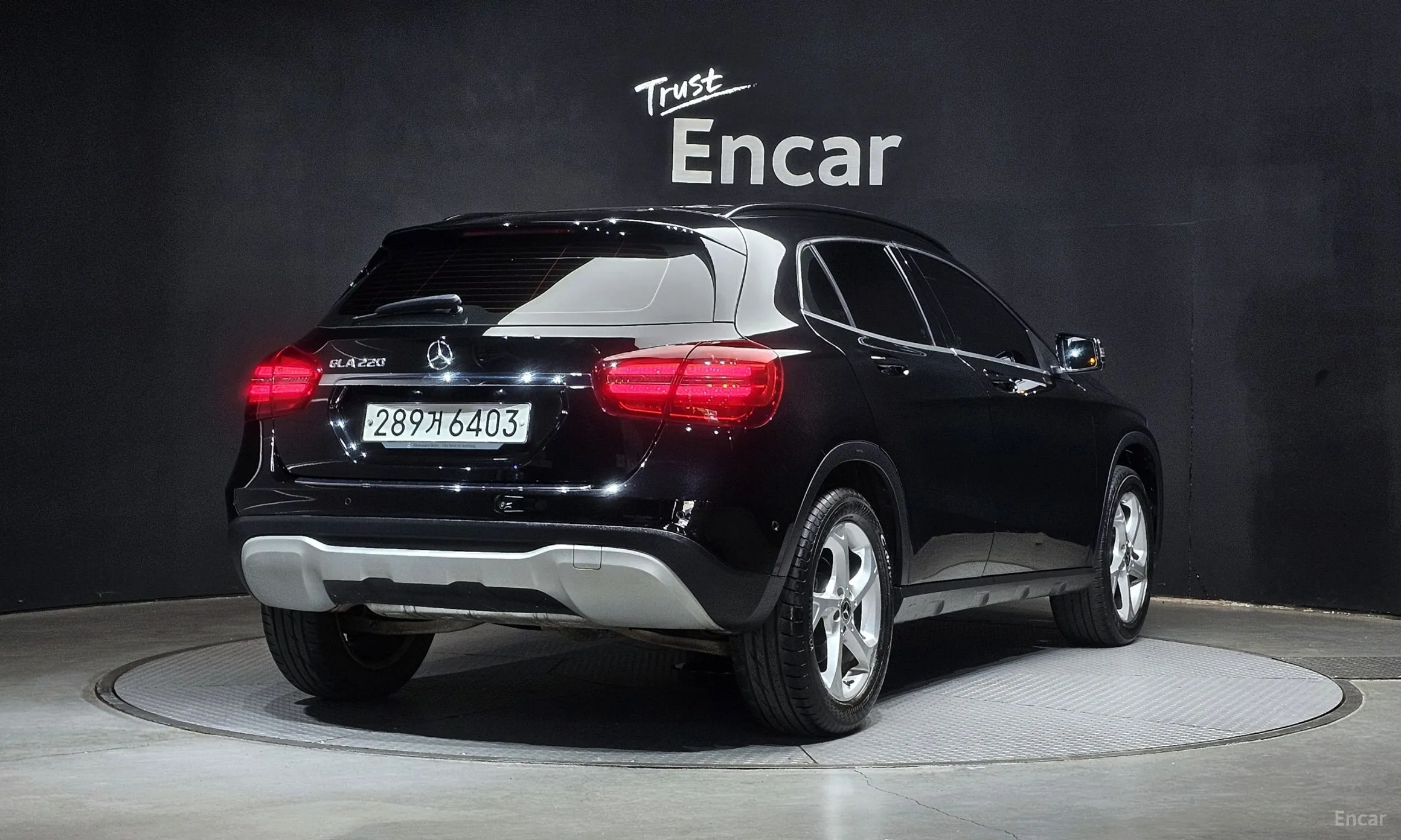 Mercedes Benz GLA-Class X156