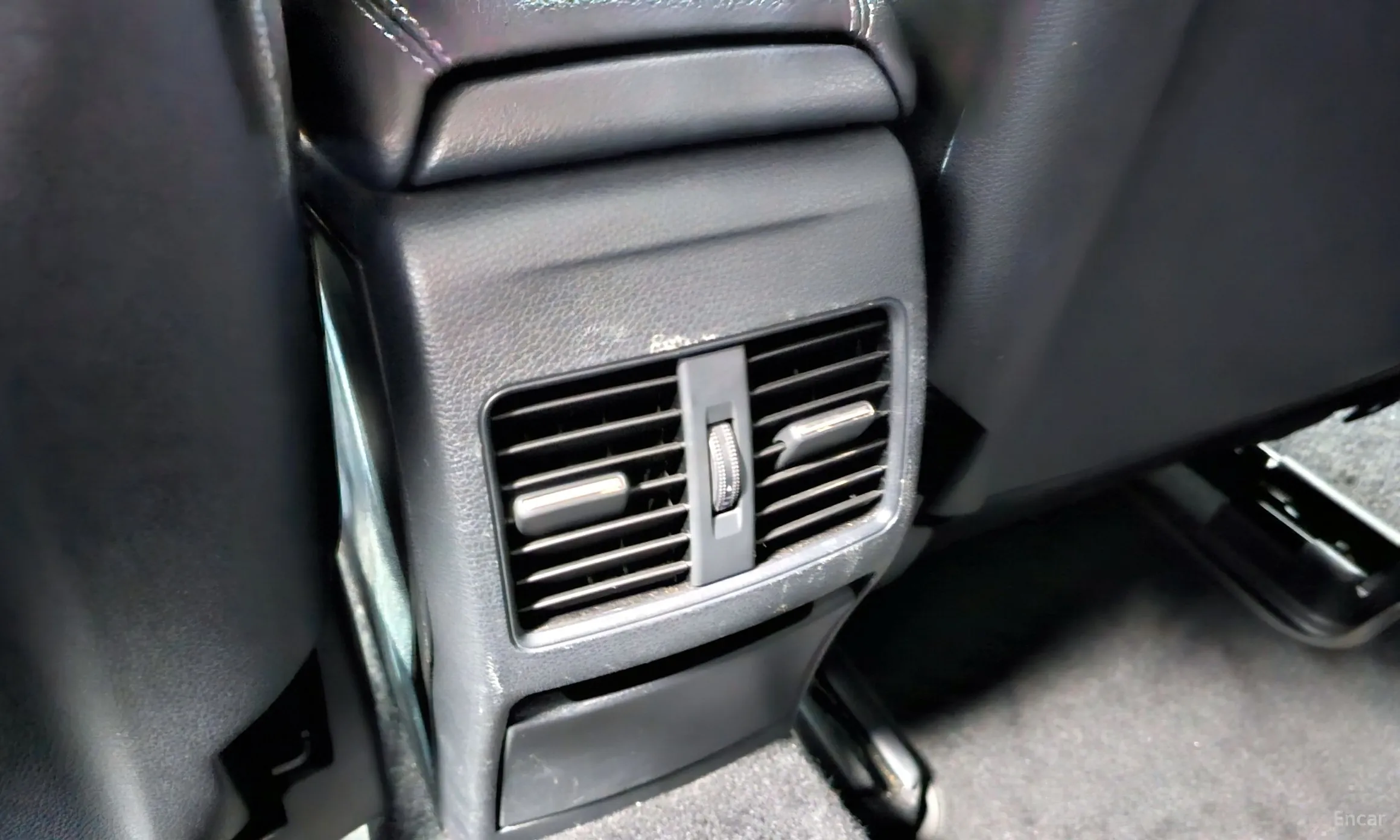 Mercedes Benz GLA-Class X156 превью 19