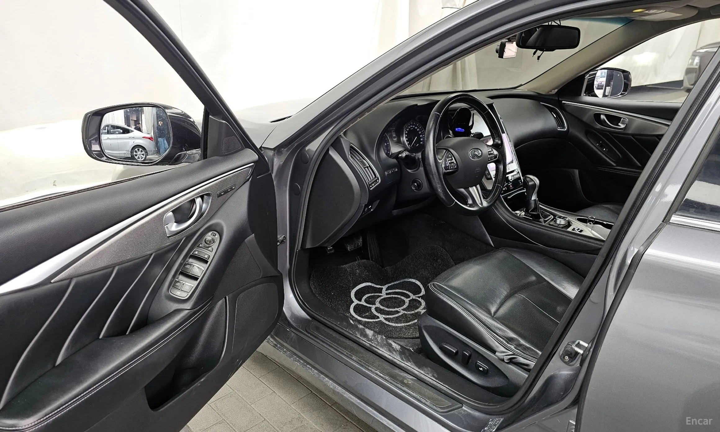 Infiniti Q50 превью 10