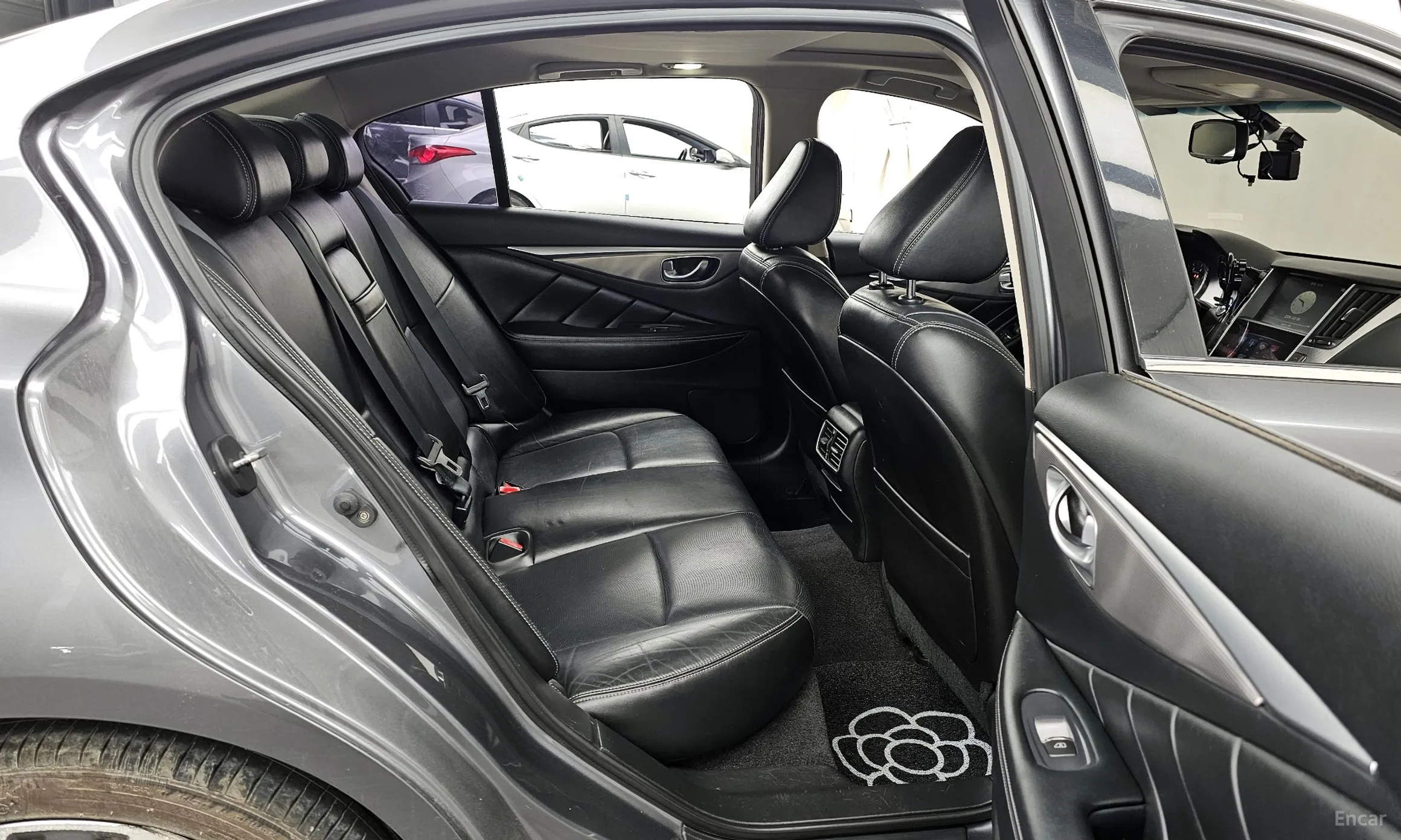 Infiniti Q50 превью 12