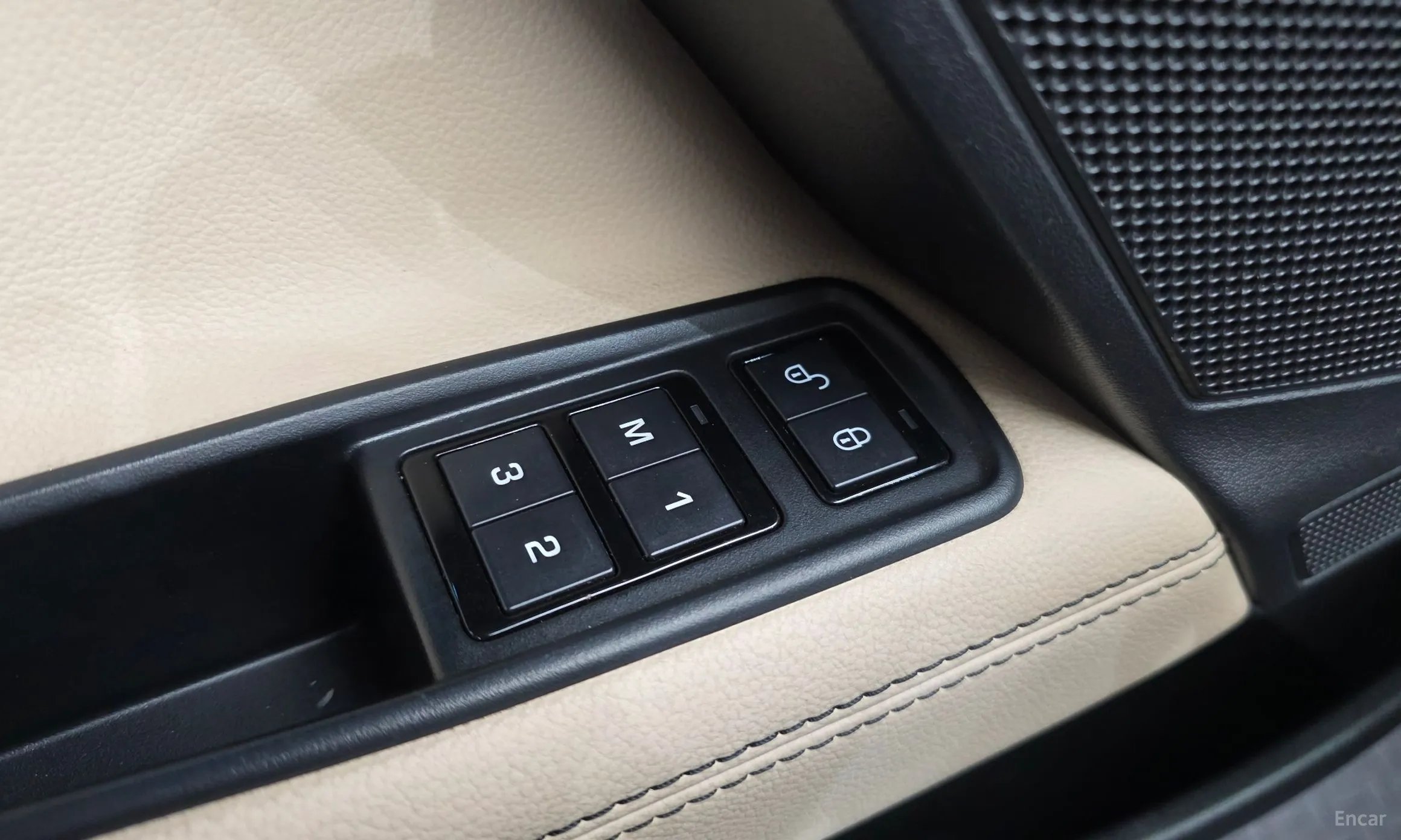 Jaguar XE превью 13