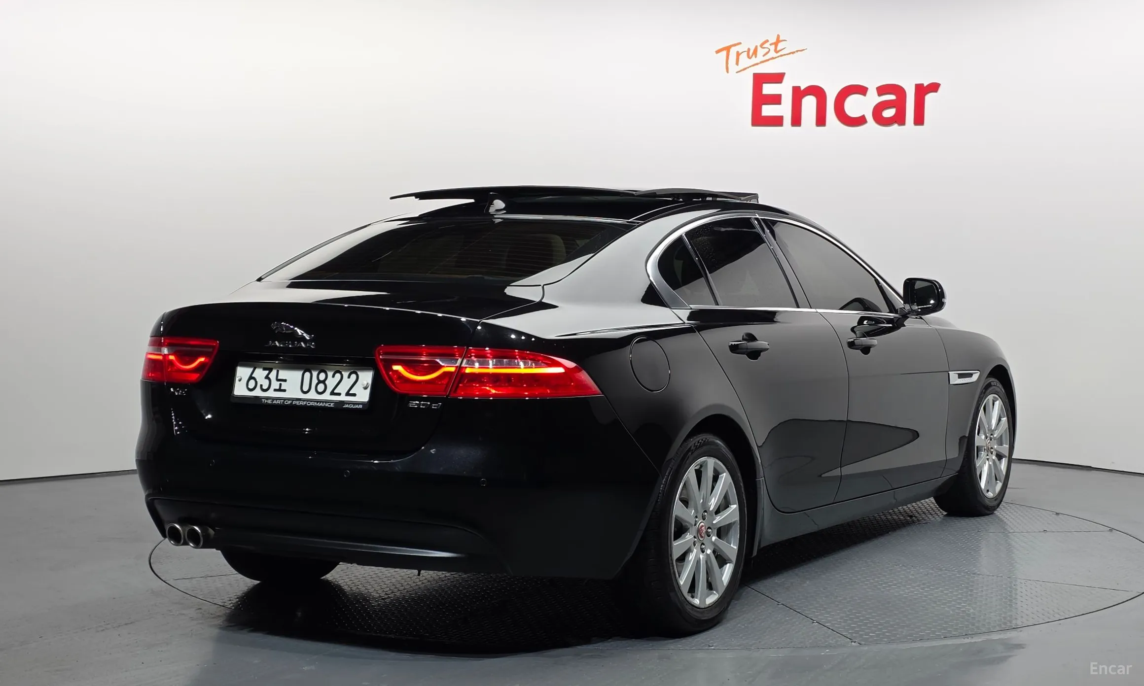 Jaguar XE превью 2