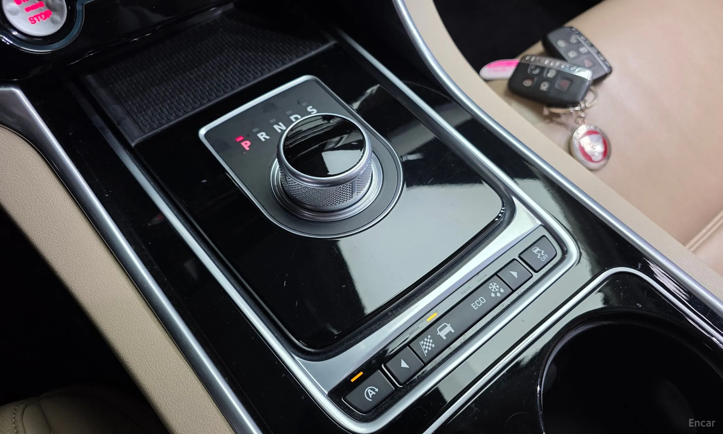Jaguar XE превью 9
