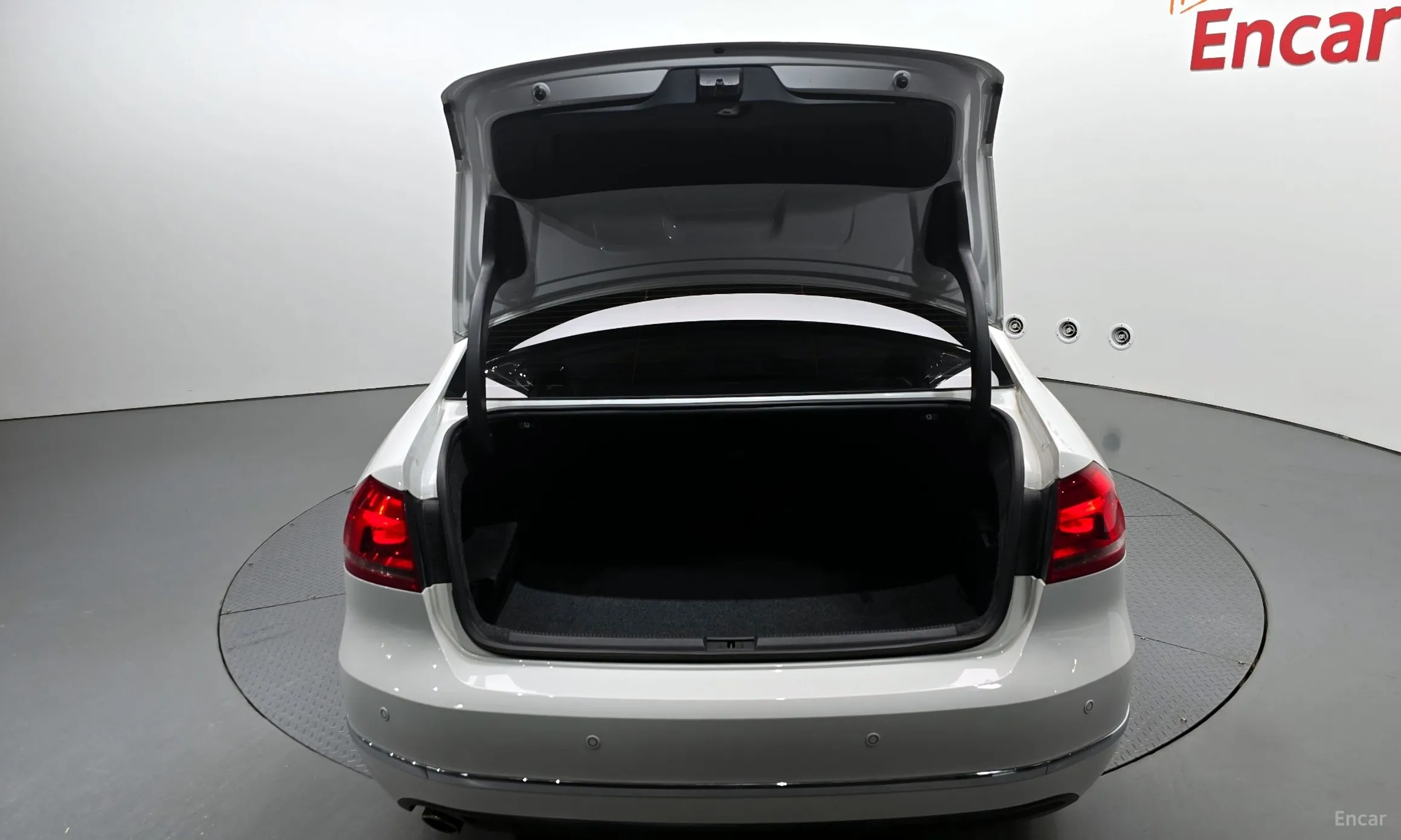 Volkswagen The New Passat превью 20