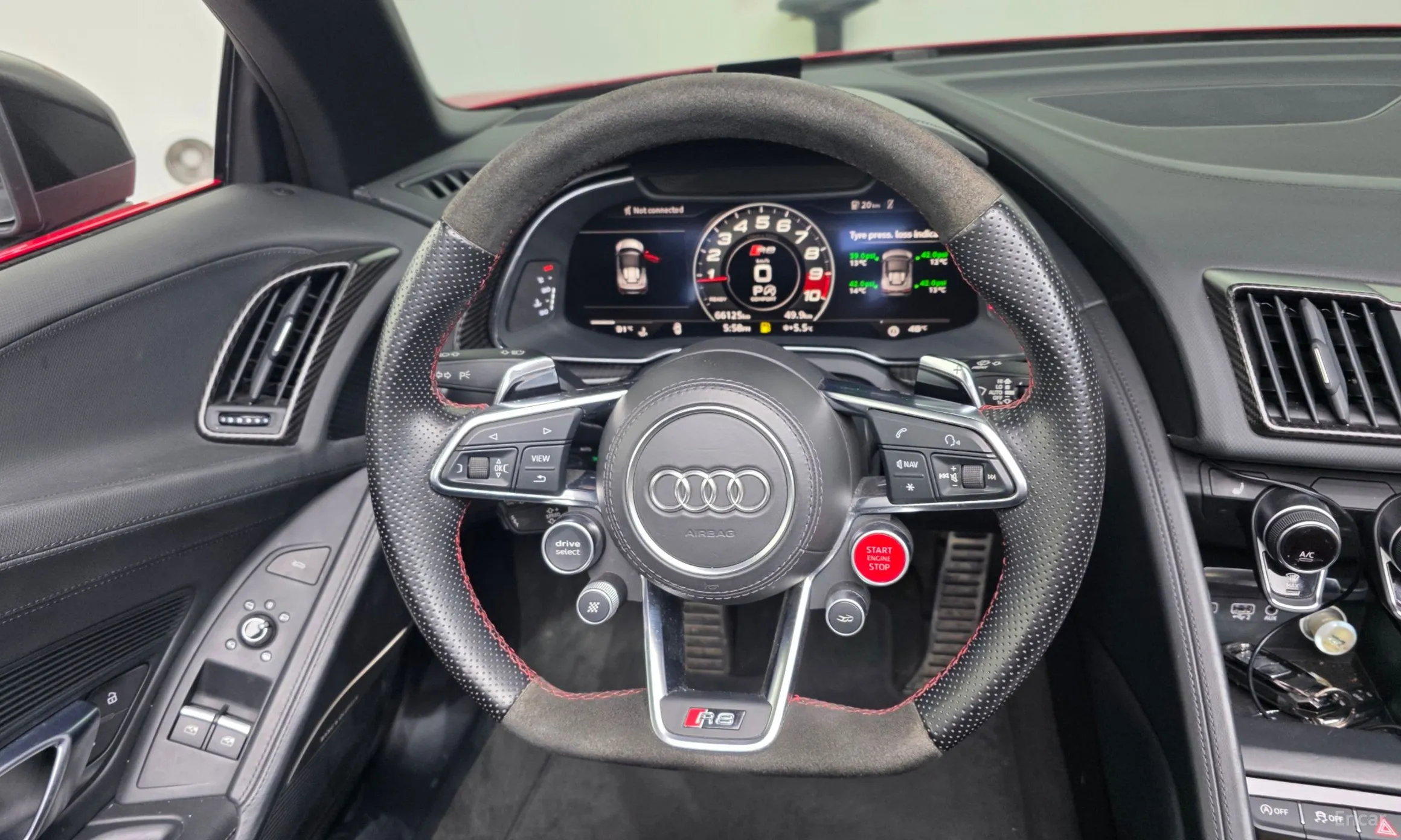 Audi R8 (4S) превью 12