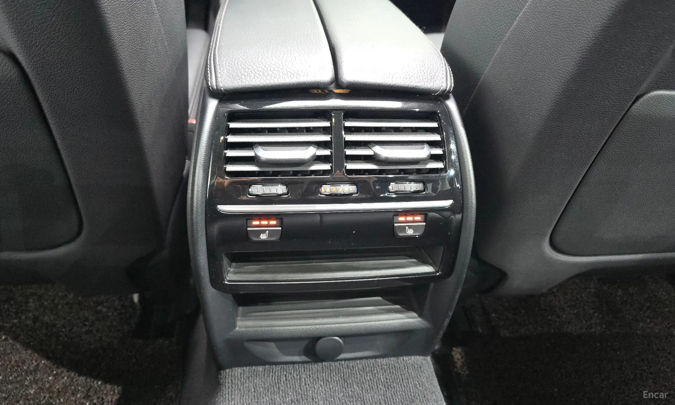 BMW 5 Series (G30) превью 19