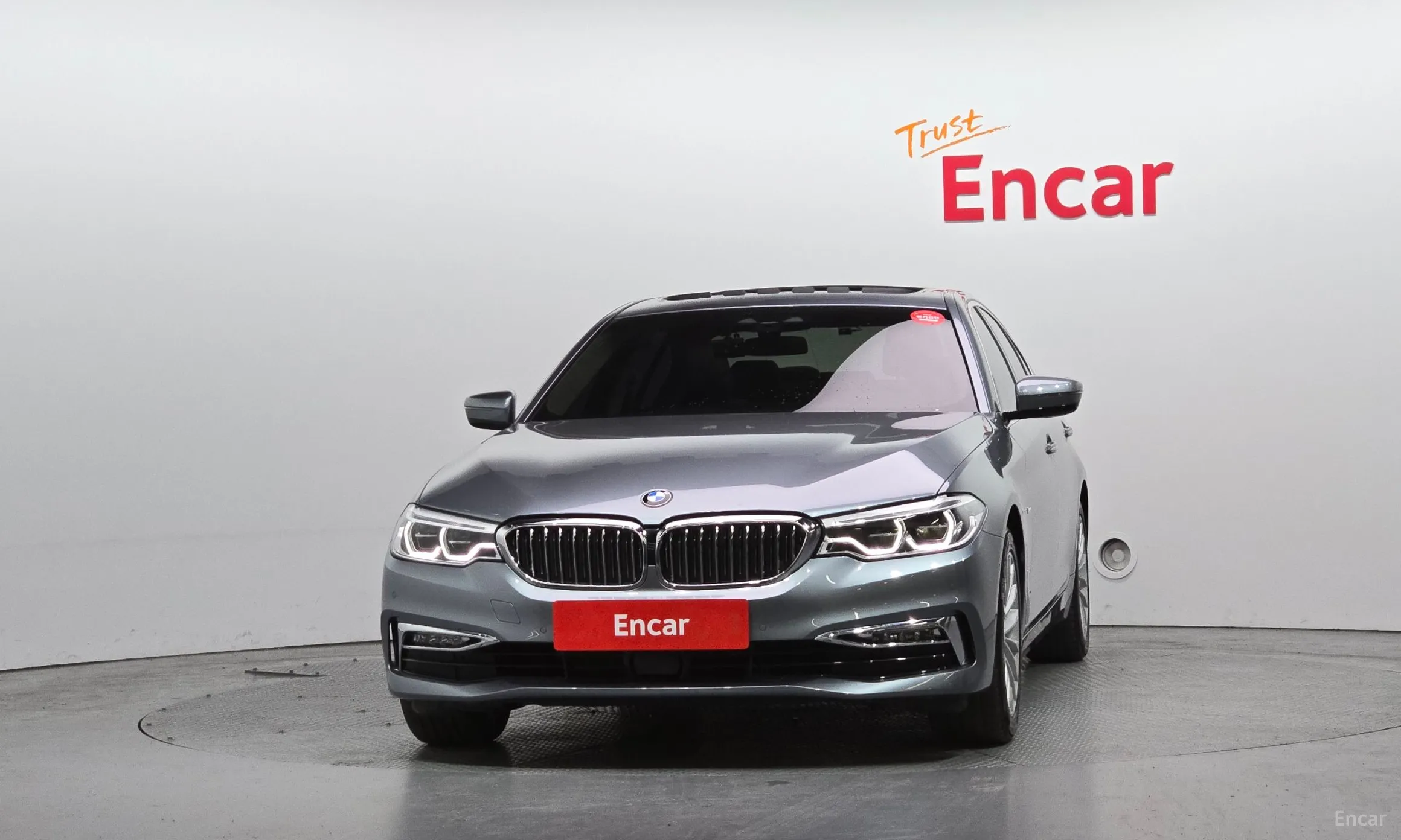 BMW 5 Series (G30) превью 3