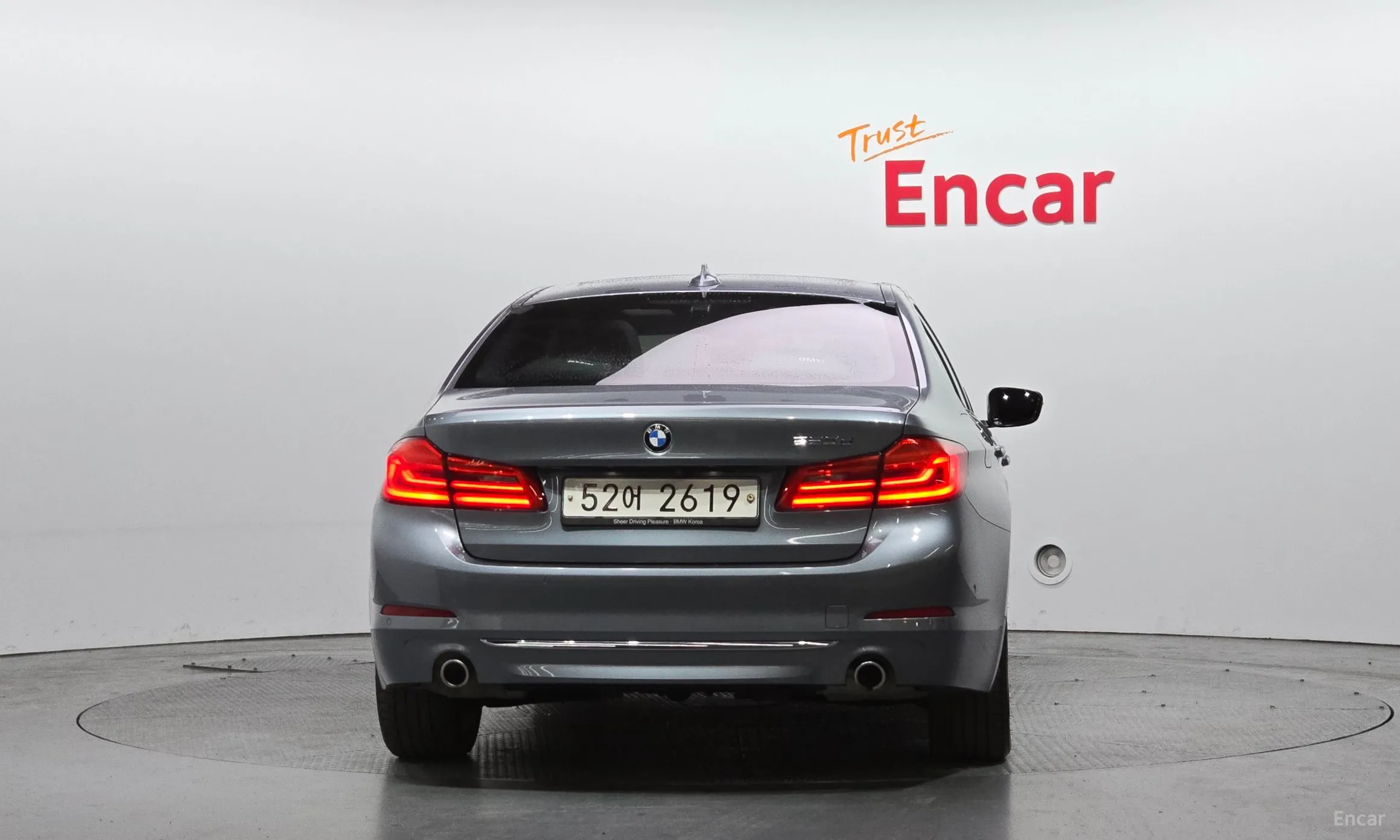 BMW 5 Series (G30) превью 4