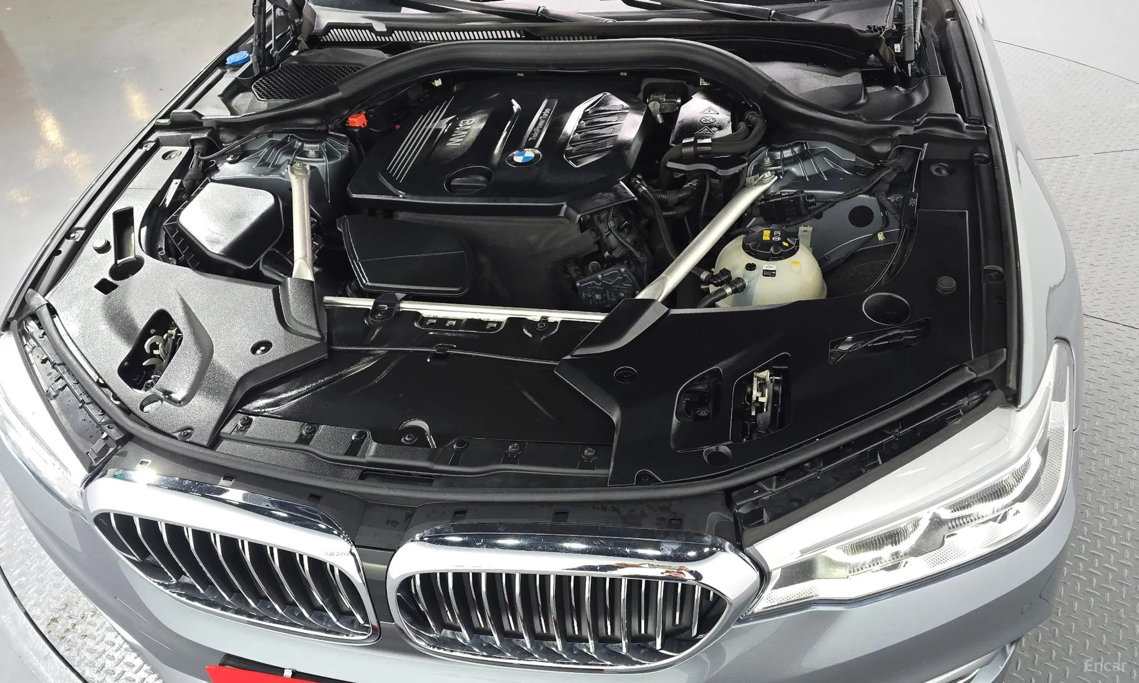 BMW 5 Series (G30) превью 6