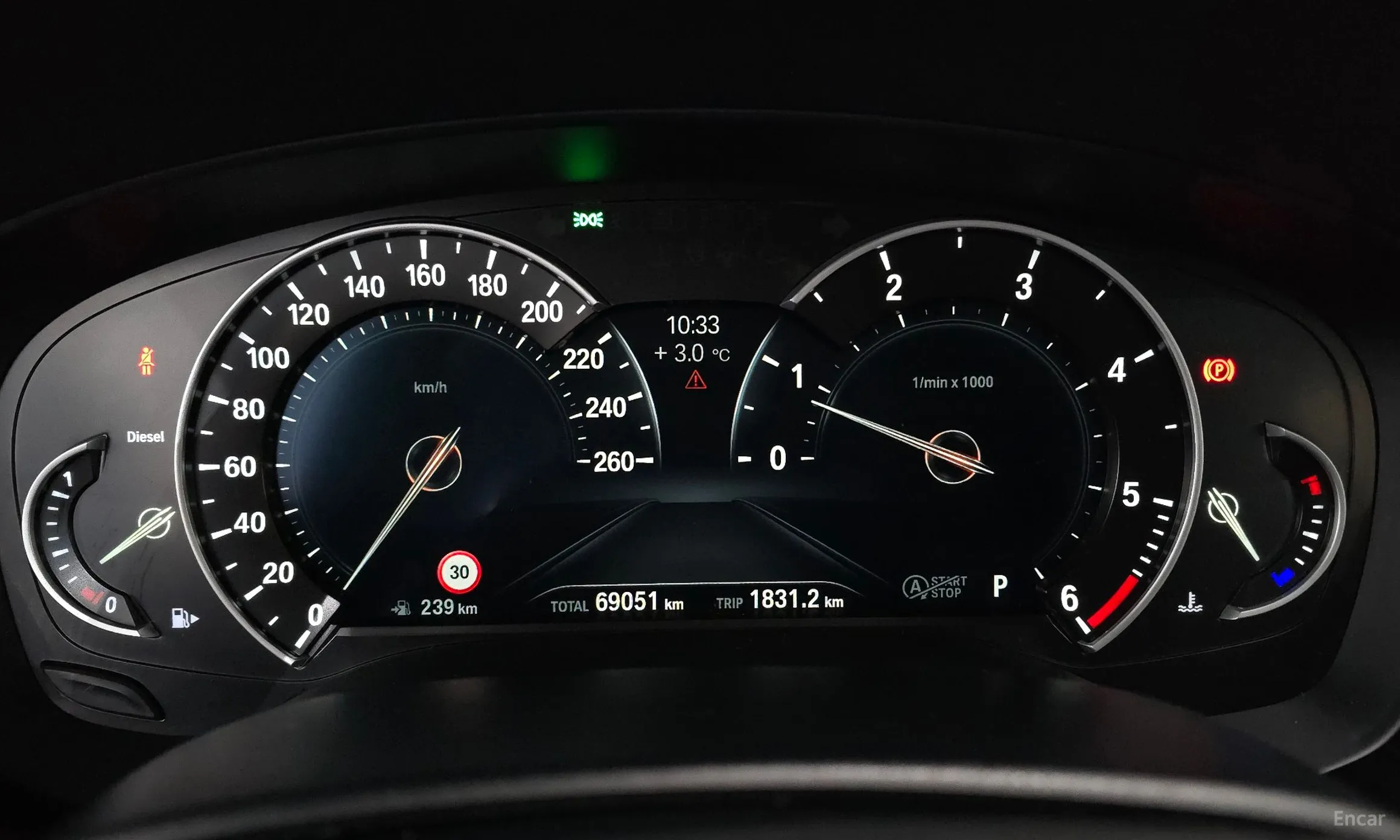 BMW 5 Series (G30) превью 8