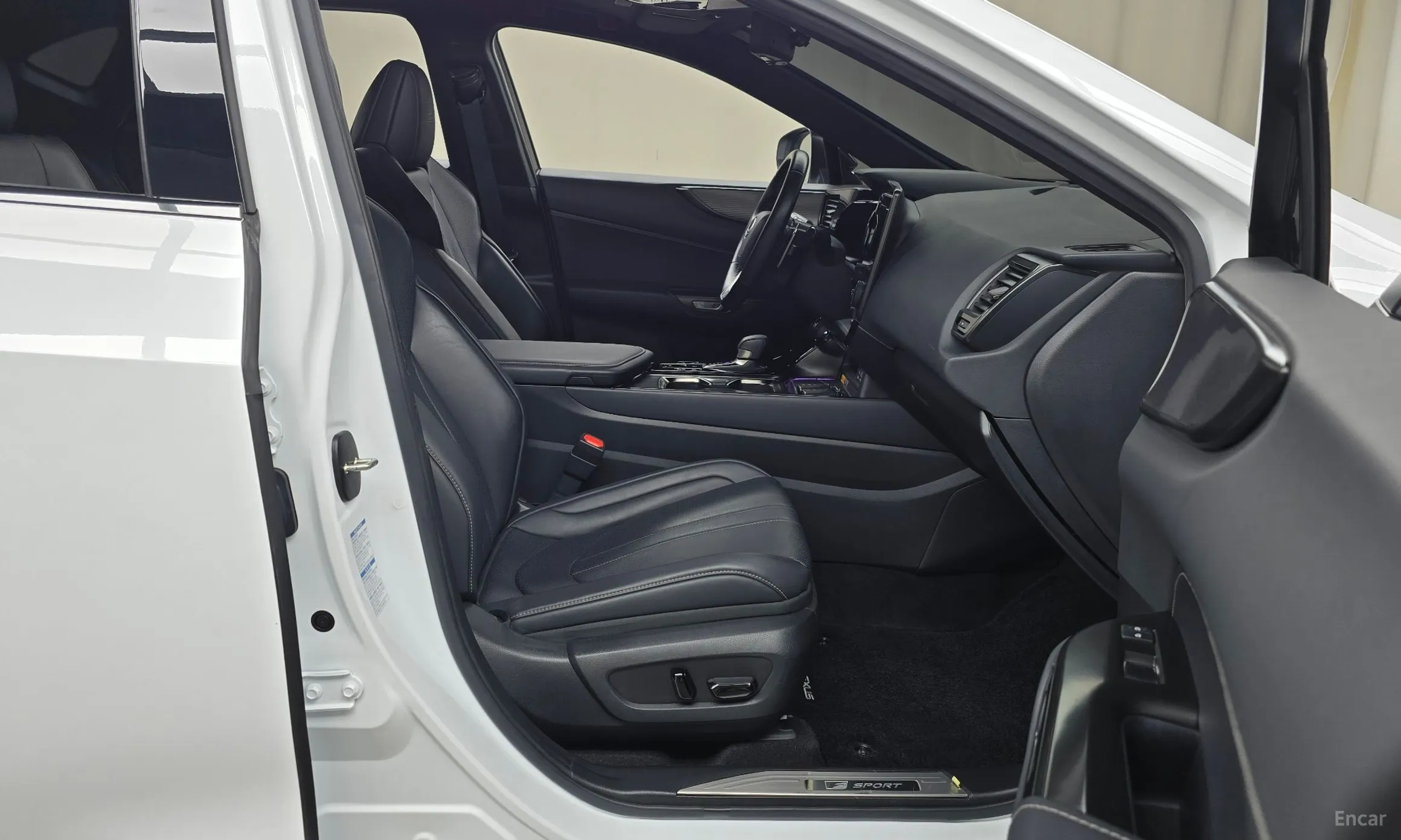 Lexus NX450h + 2nd Gen превью 11