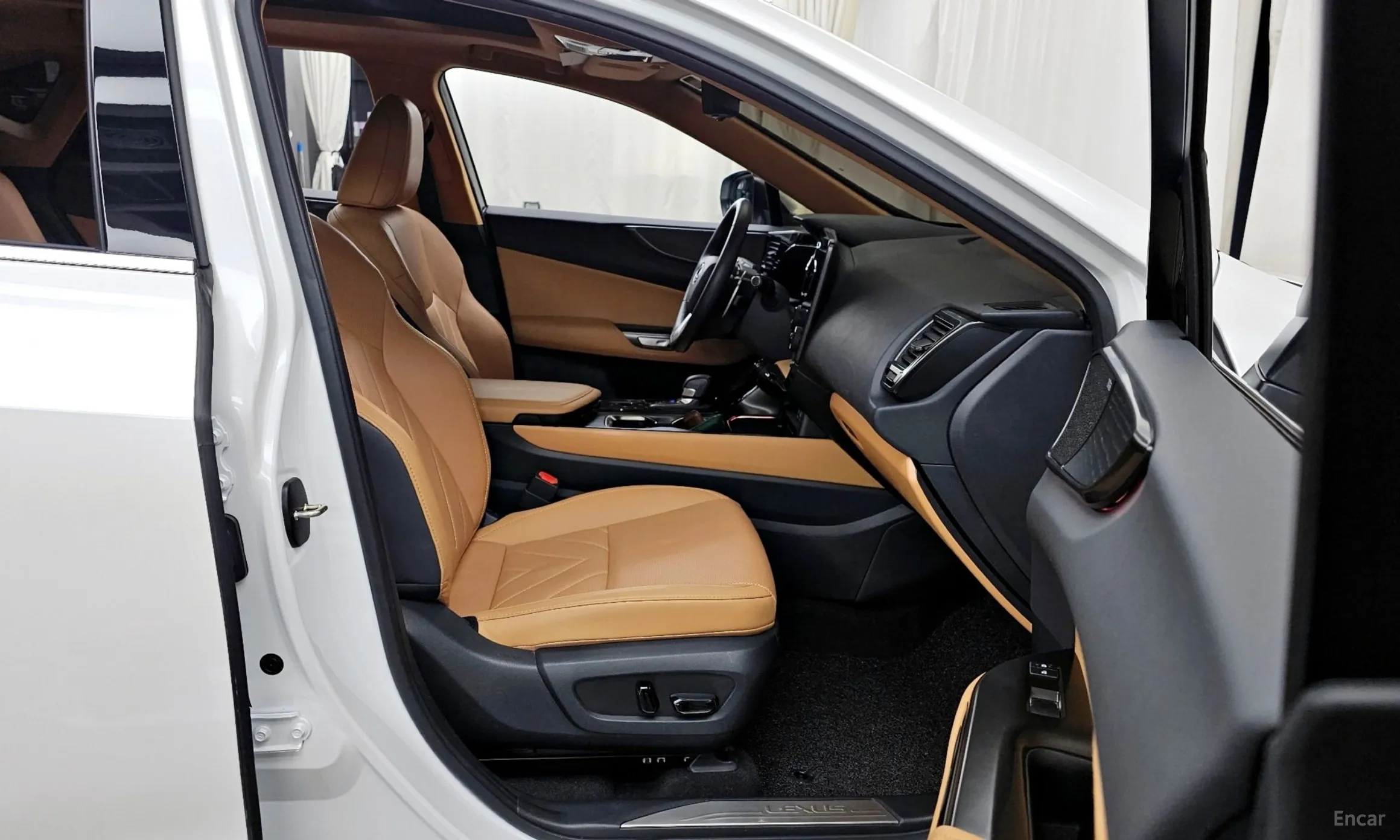 Lexus NX350h Gen 2 превью 11