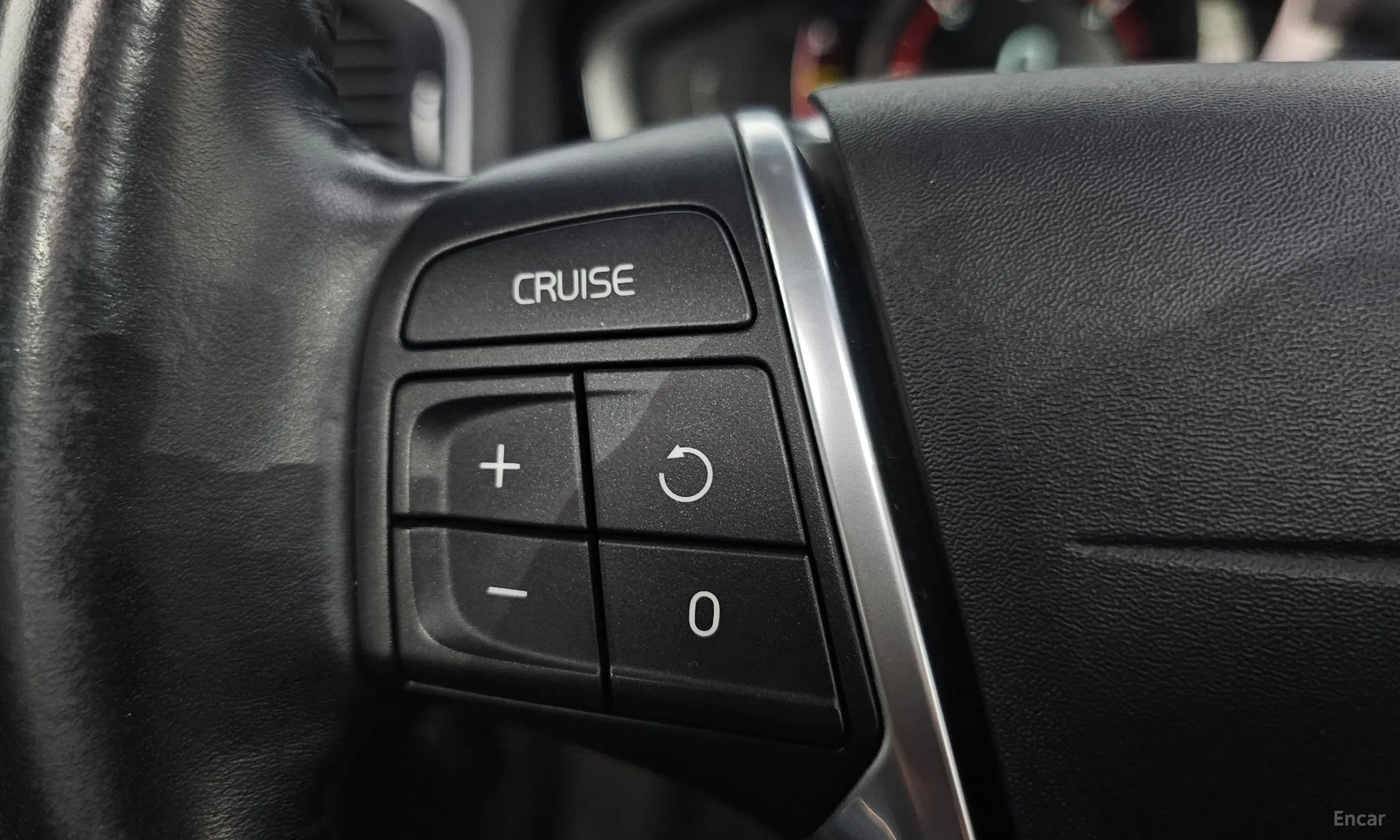 Volvo S60 превью 20