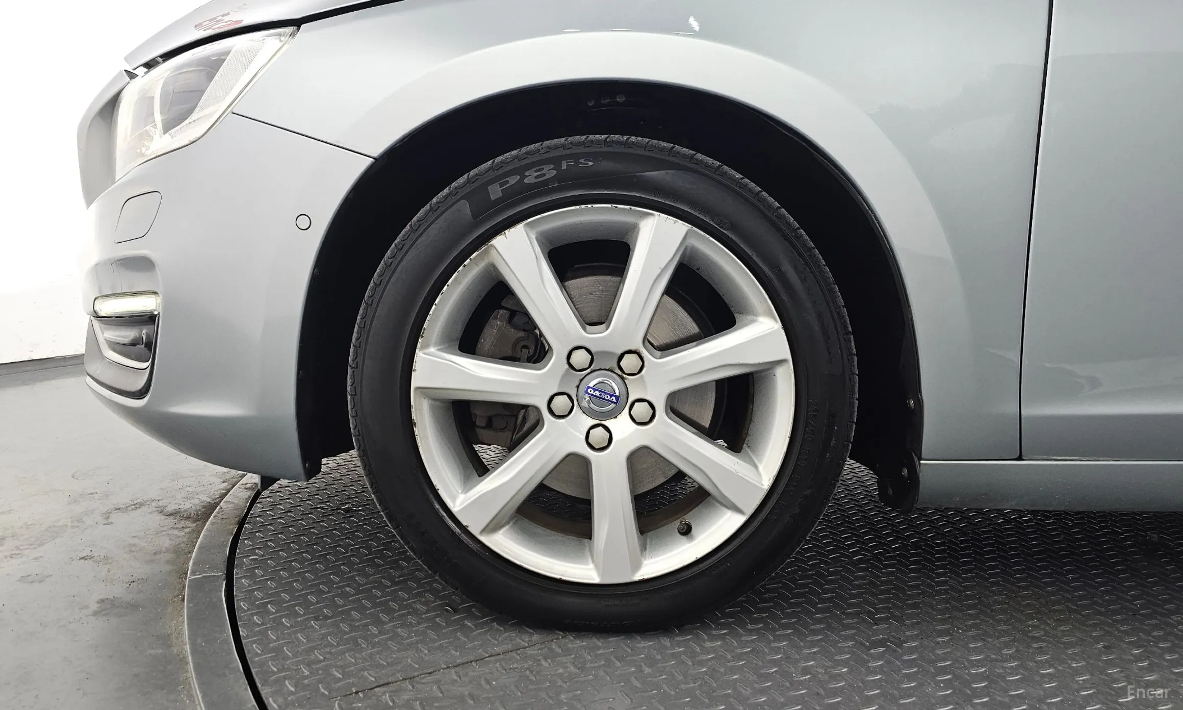 Volvo S60 превью 5