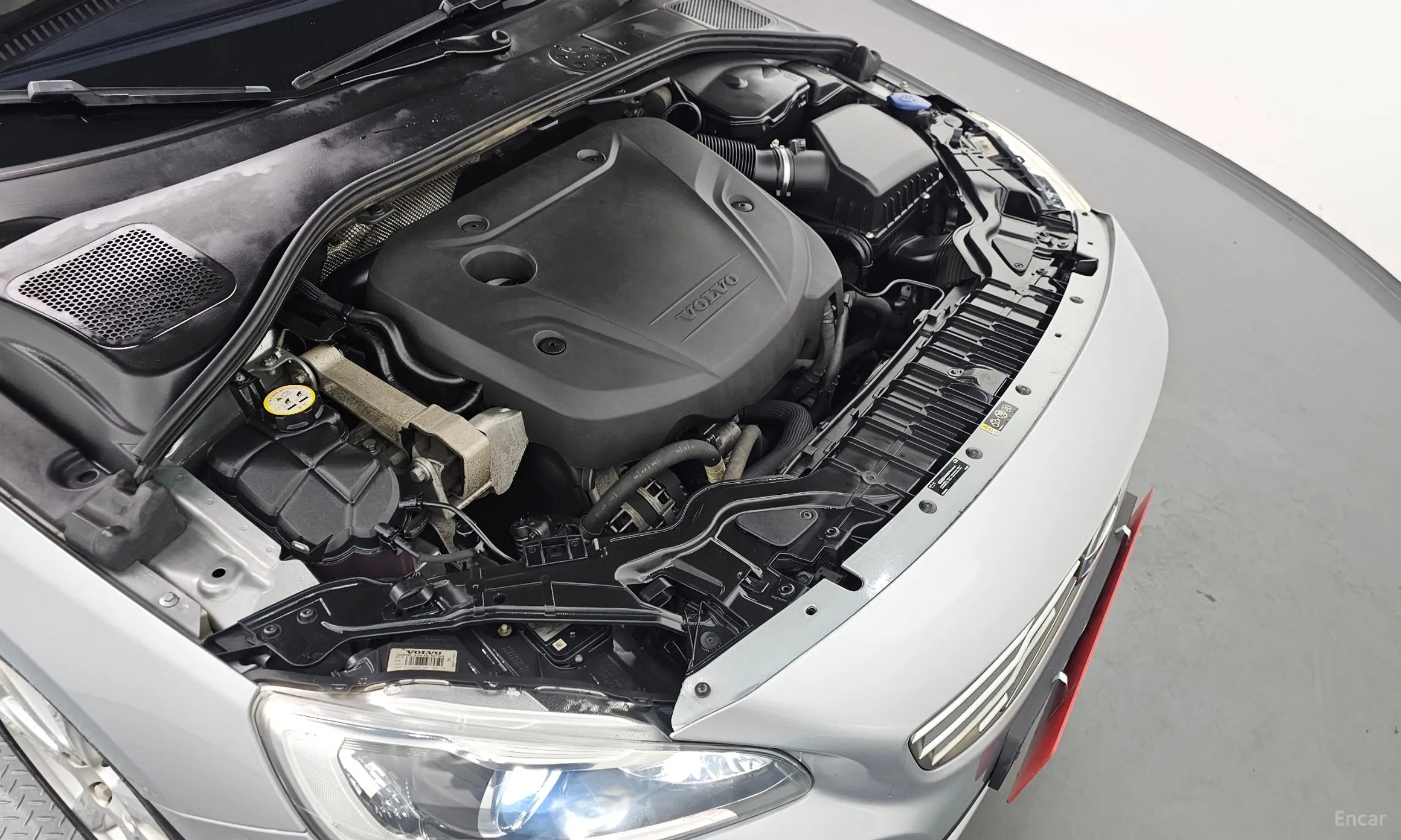 Volvo S60 превью 6