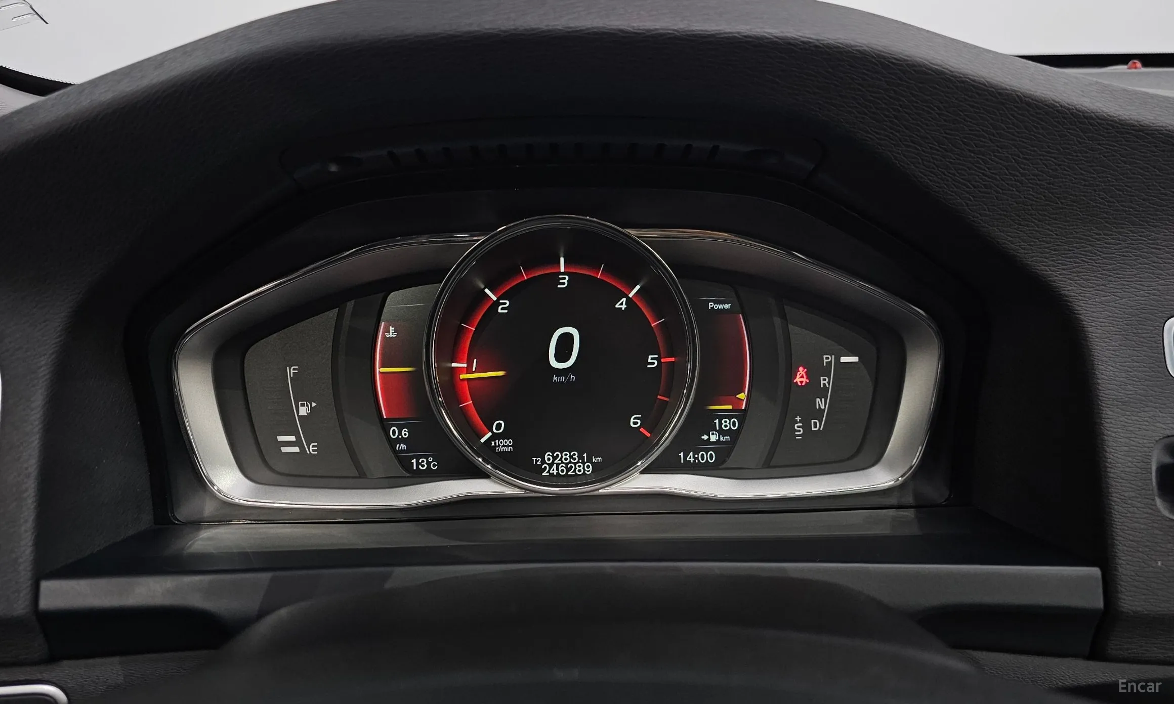 Volvo S60 превью 8