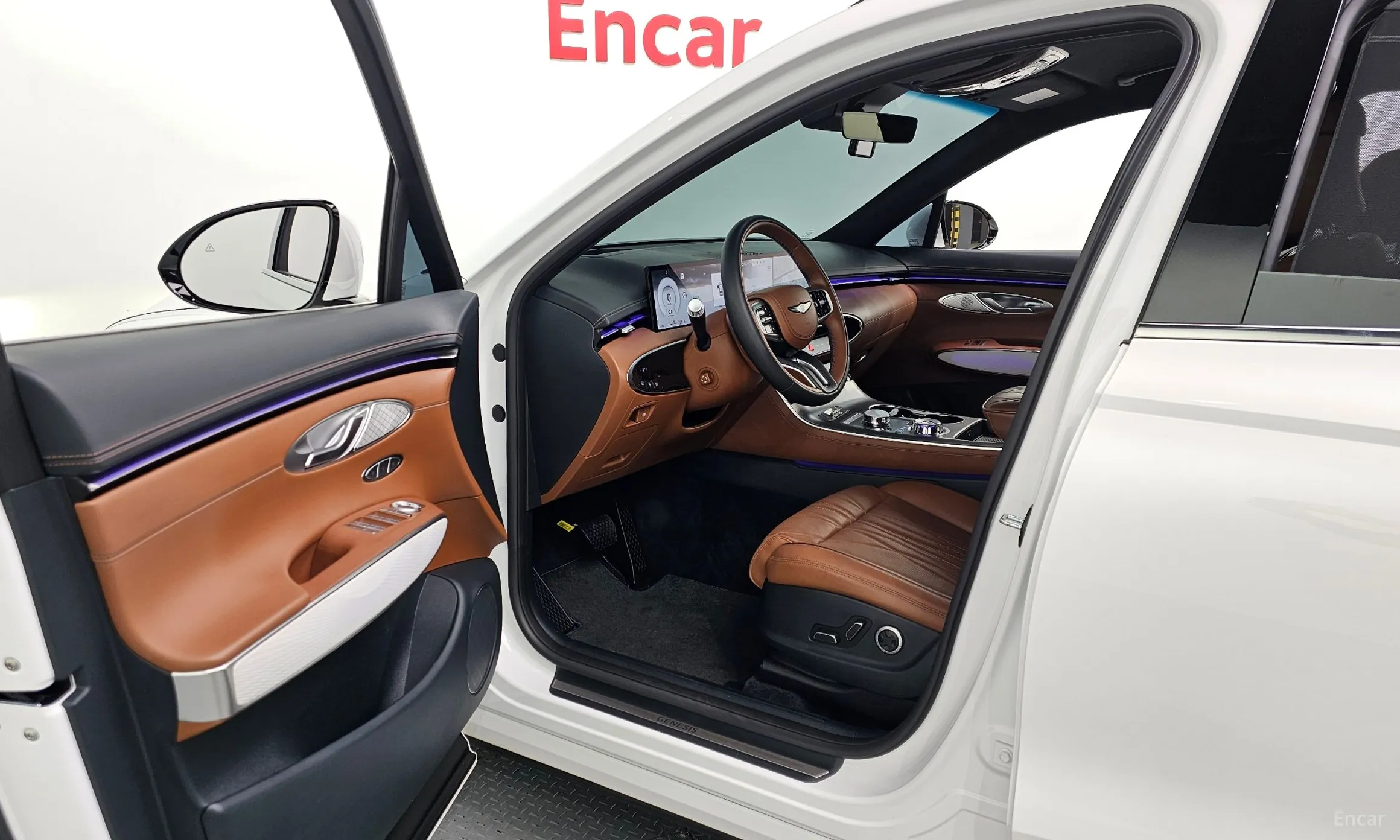Genesis GV70 превью 10