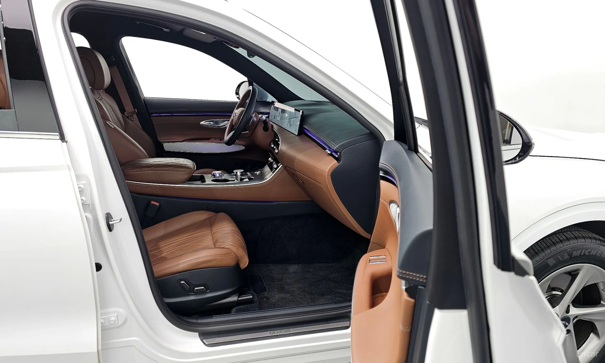Genesis GV70 превью 11