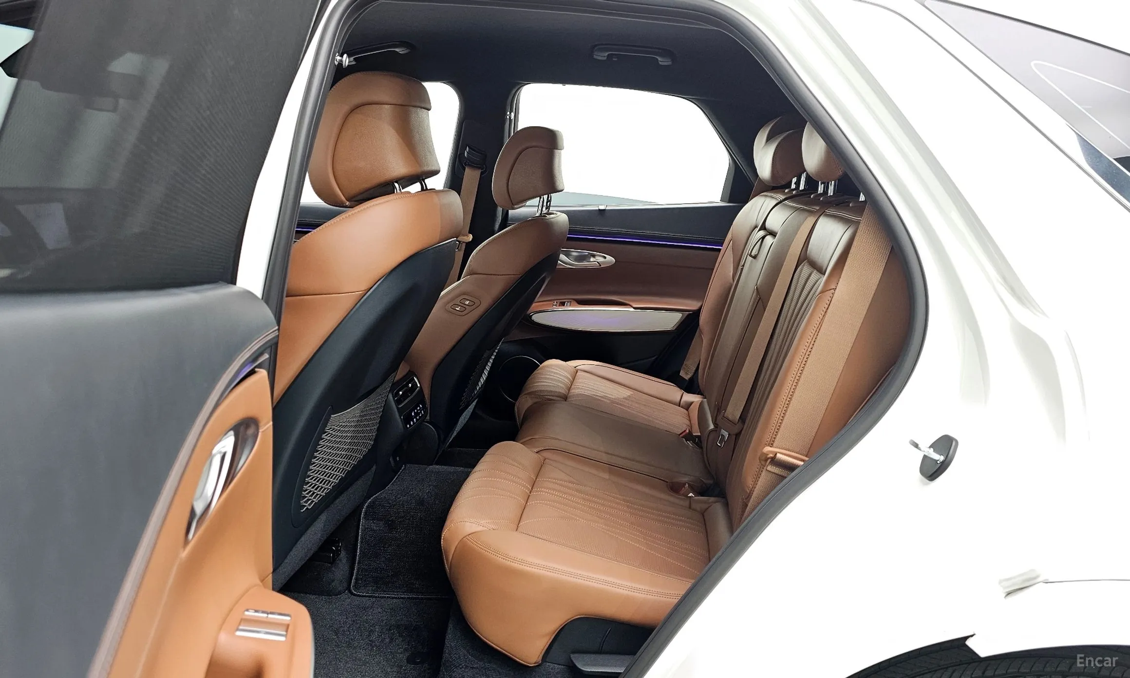 Genesis GV70 превью 12