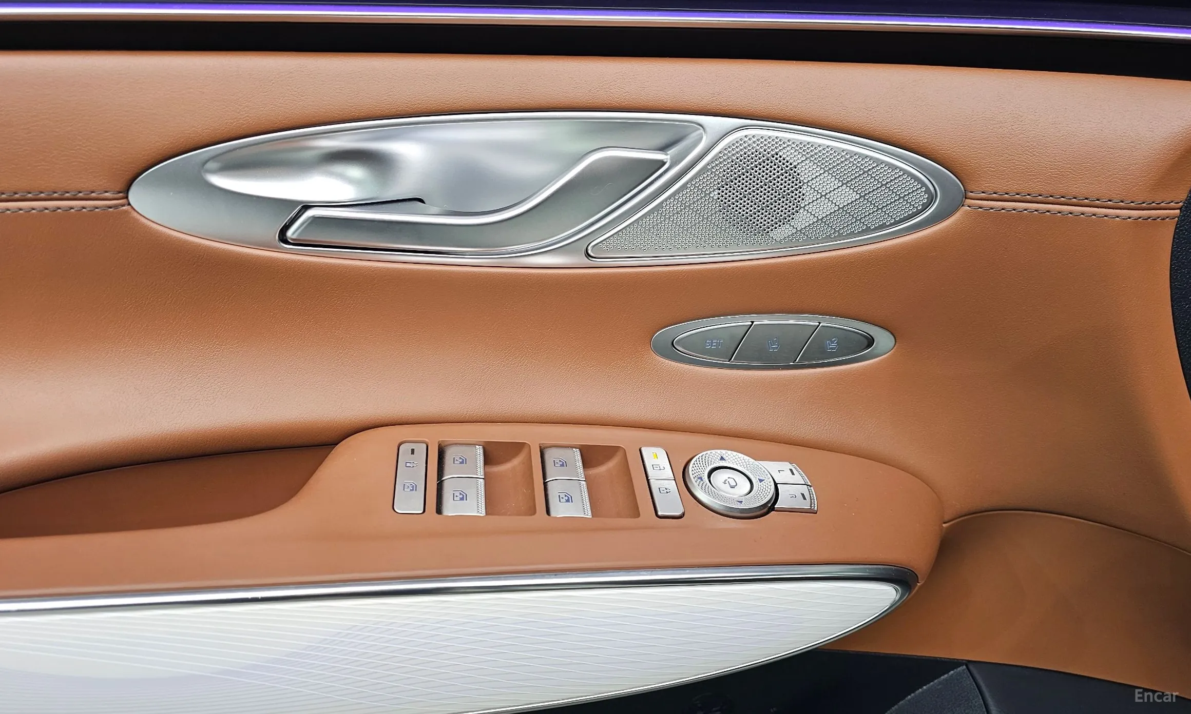 Genesis GV70 превью 18