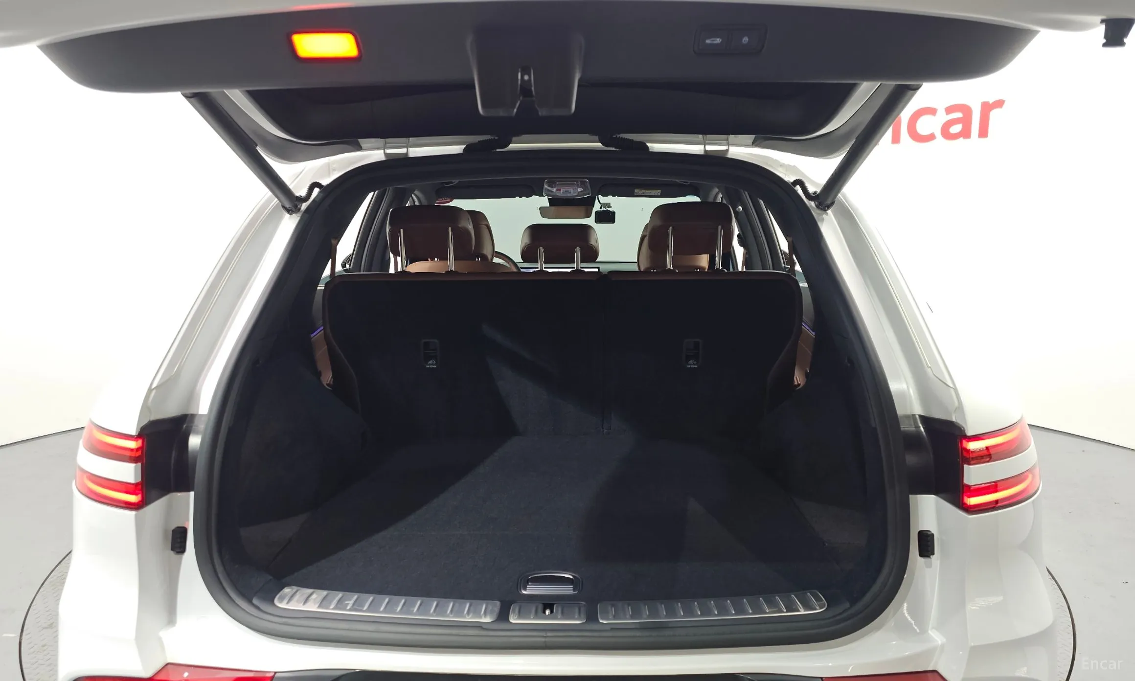 Genesis GV70 превью 20