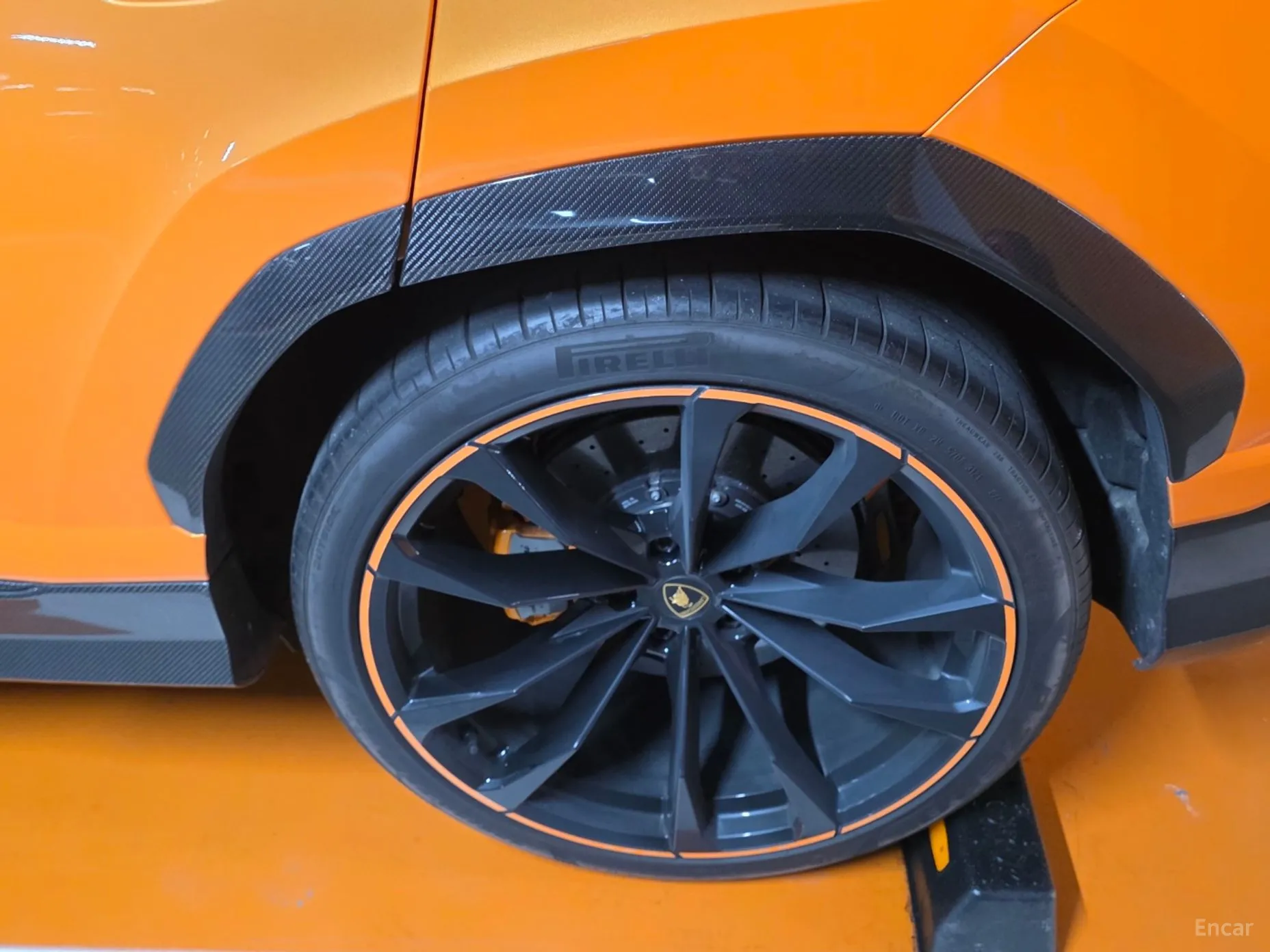 Lamborghini Urus превью 10