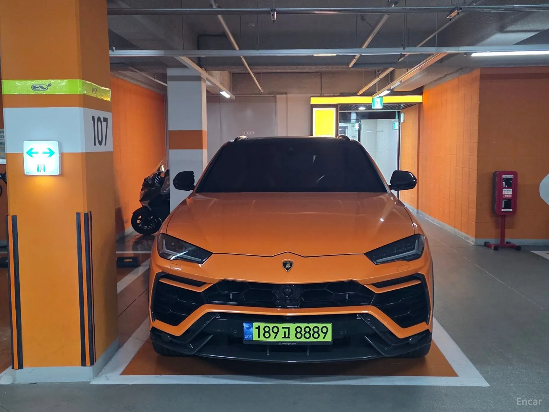 Lamborghini Urus превью 3