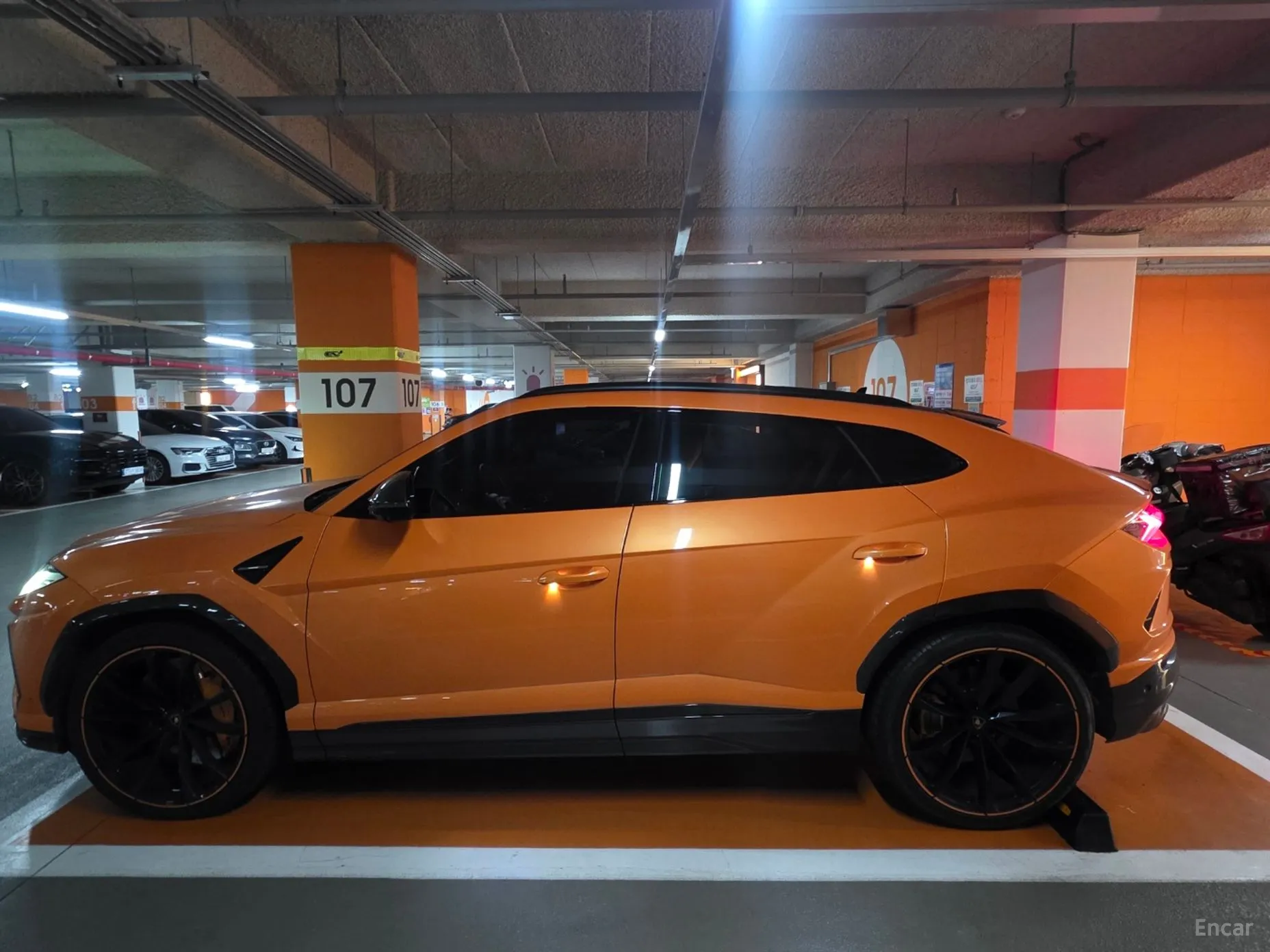 Lamborghini Urus превью 5