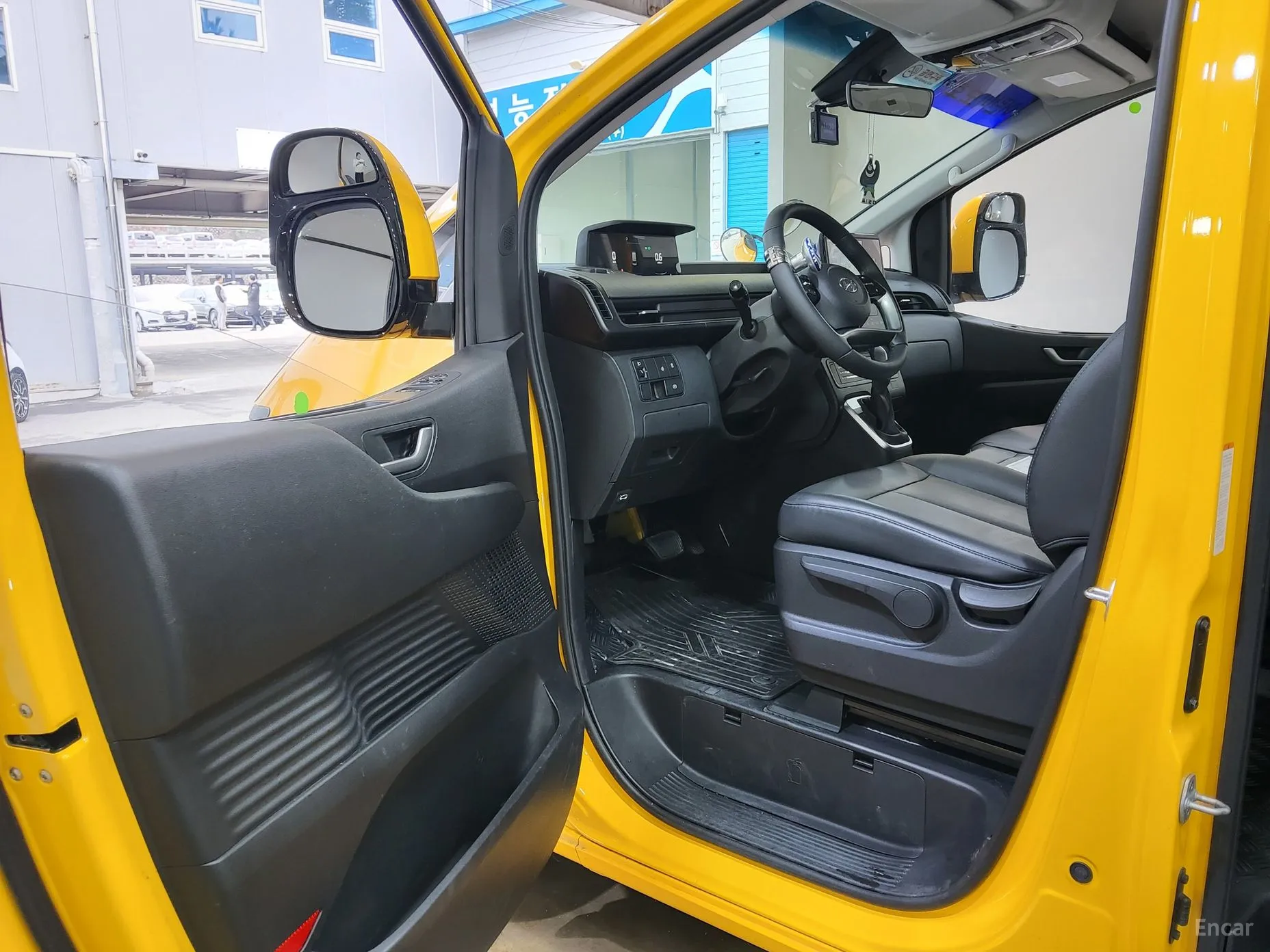 Hyundai Staria превью 11