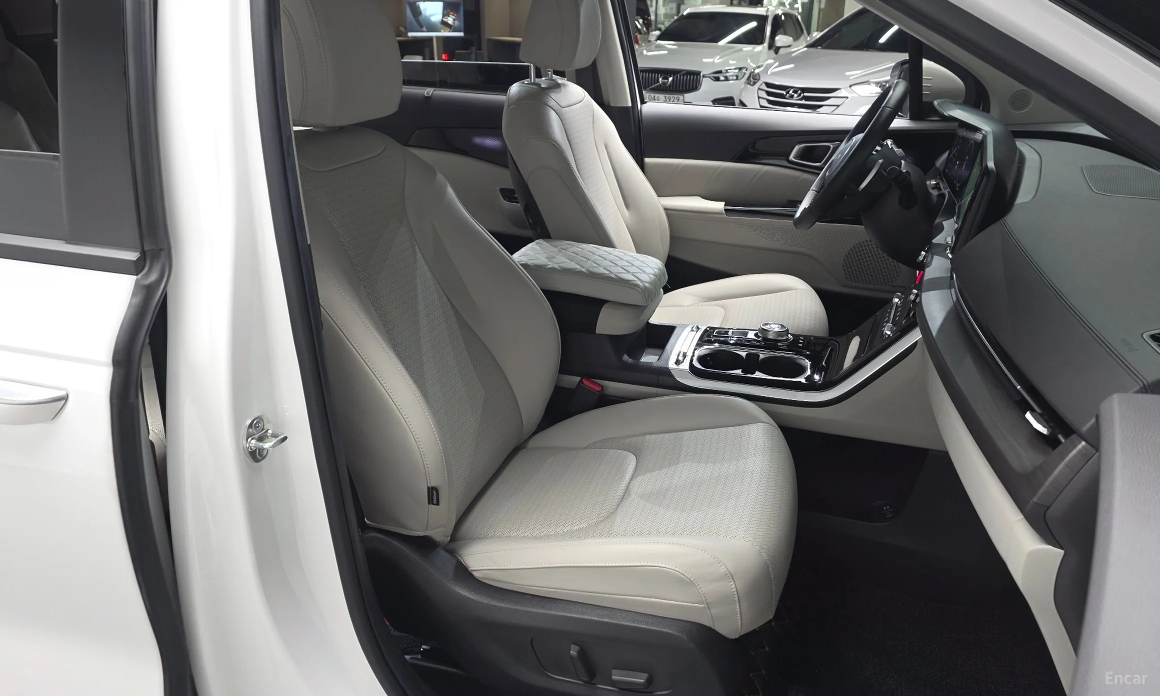 Kia Carnival Gen 4 превью 10