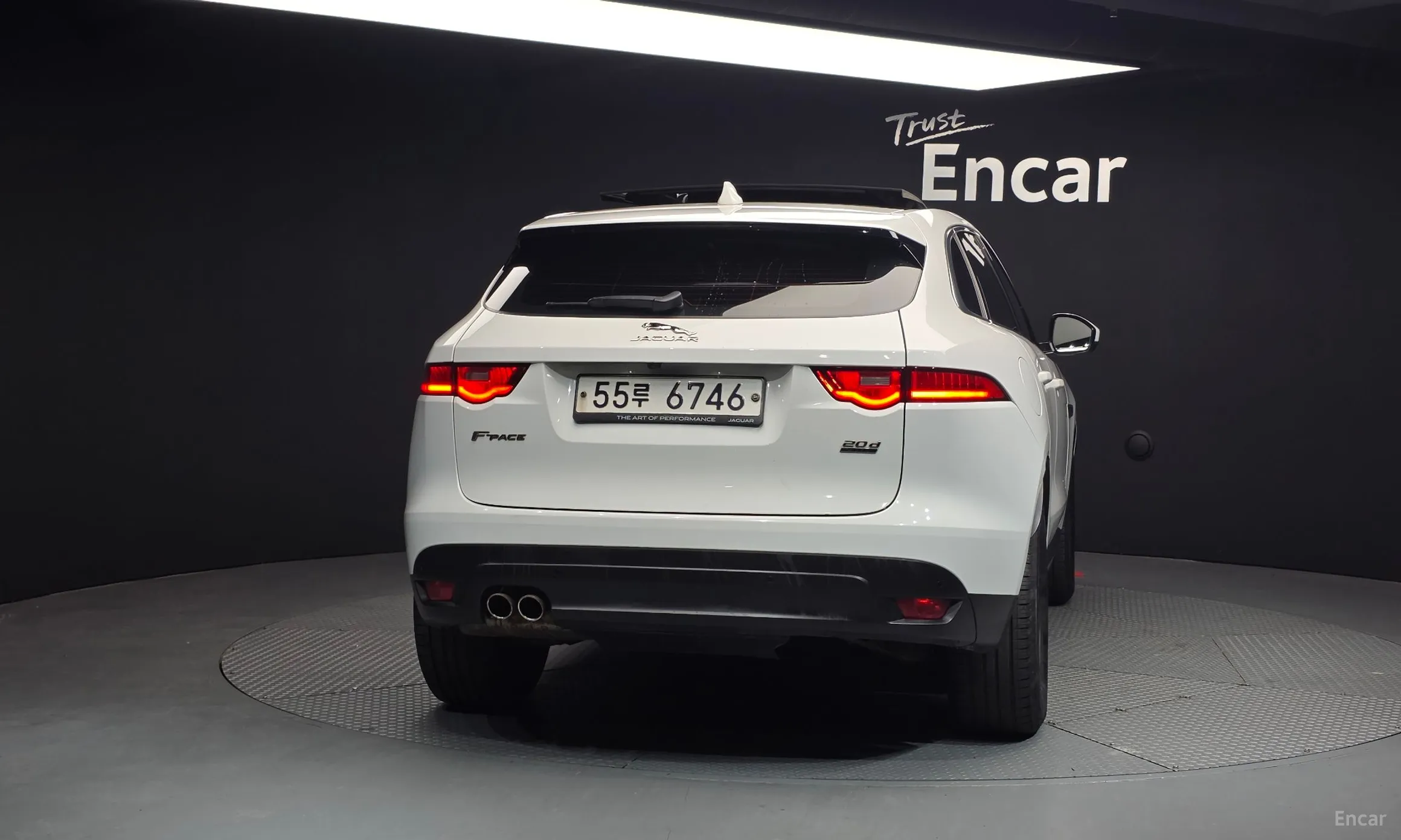 Jaguar F-PACE превью 4